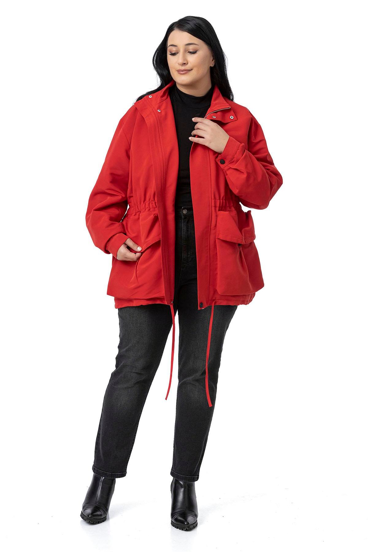 Trenchcoat Disentis Modest Büyük Beden Çıtçıt ve Fermuar Kapamalı Beli Büzgülü Astarlı Kırmızı TrençkotDISENTIS MODESTBüyük Beden Çıtçıt ve Fermuar Kapamalı Beli Büzgülü Astarlı Kırmızı Trençkot