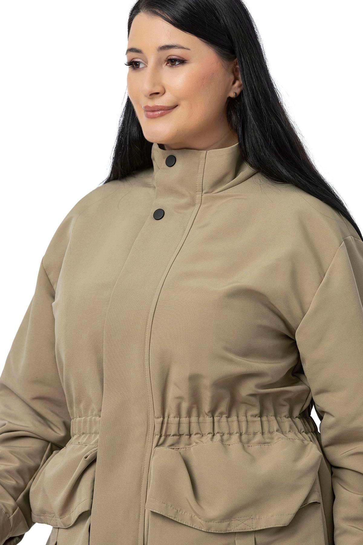 TrençkotDisentis Modest Büyük Beden Çıtçıt ve Fermuar Kapamalı Beli Büzgülü Astarlı Çağla Yeşili TrençkotDISENTIS MODESTBüyük Beden Çıtçıt ve Fermuar Kapamalı Beli Büzgülü Astarlı Çağla Yeşili Trençkot