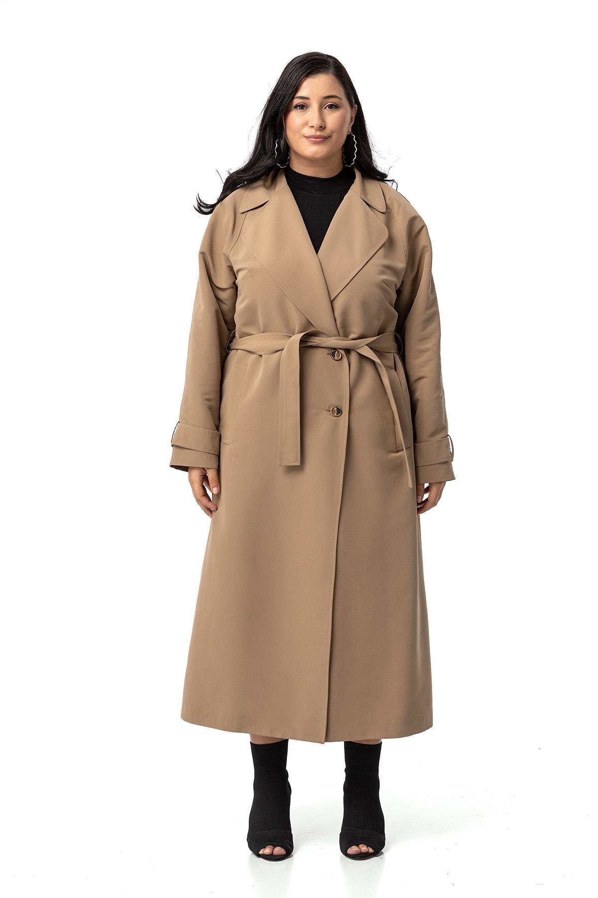 TrençkotDisentis Modest Büyük Beden Mono Yaka Kruvaze Kapamalı Yırtmaçlı Astarlı Uzun Vizon TrençkotDISENTIS MODESTBüyük Beden Mono Yaka Kruvaze Kapamalı Yırtmaçlı Astarlı Uzun Vizon Trençkot