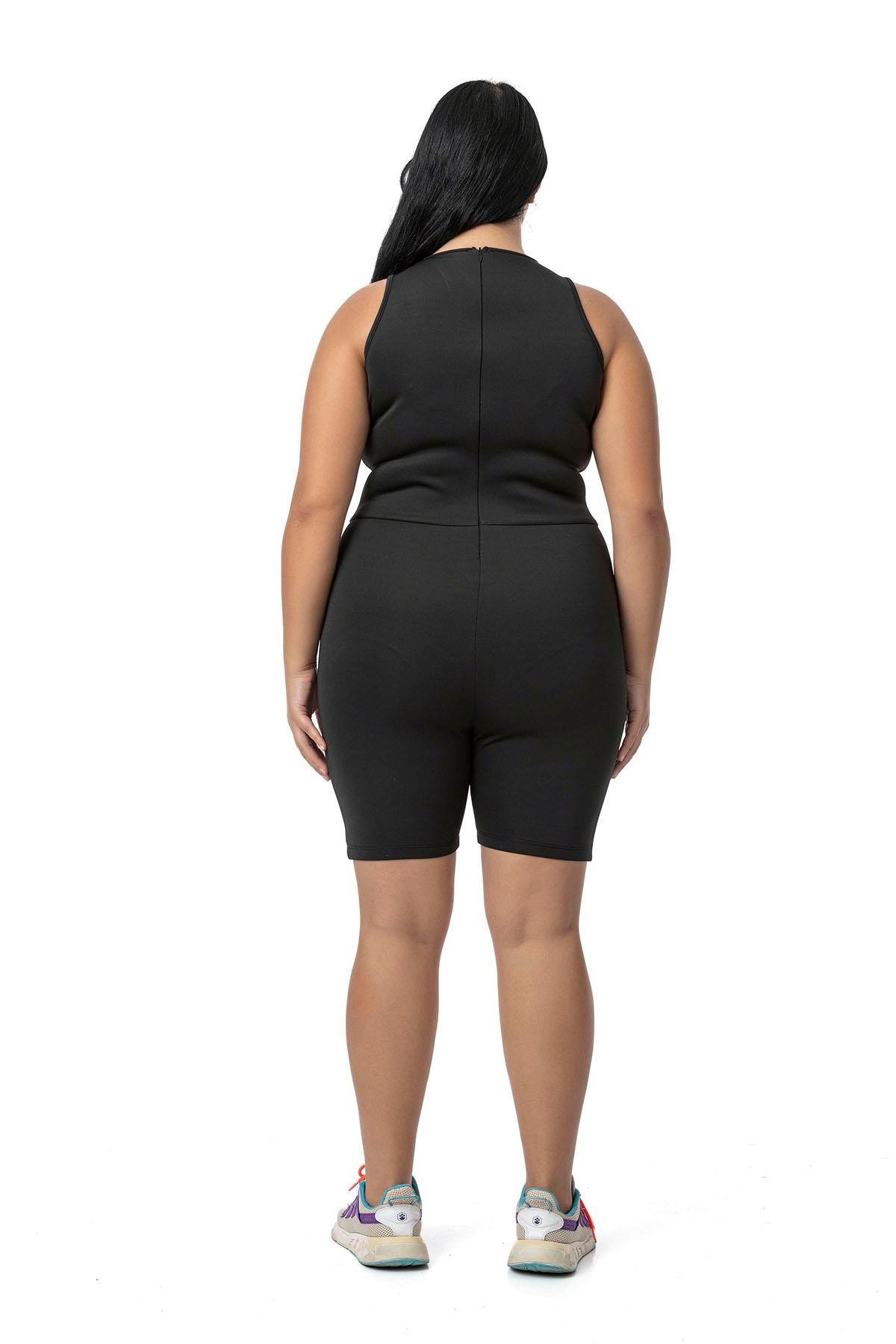 TULUMDisentis Modest Büyük Beden Arkadan Fermuarlı Siyah Kısa Taytlı TulumDISENTIS MODESTBüyük Beden Arkadan Fermuarlı Siyah Kısa Taytlı Tulum