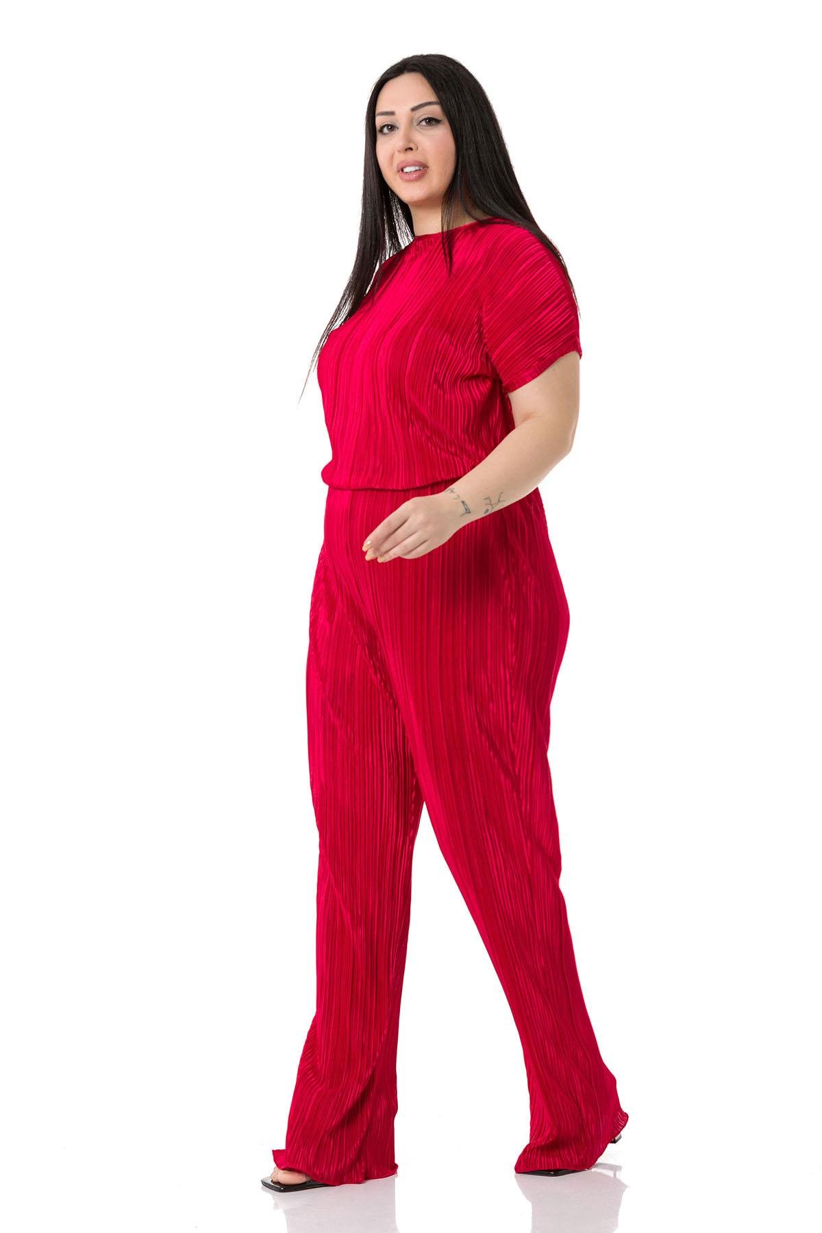 Jump suitsDisentis Modest Kısa Kollu Beli Lastikli Fermuarlı Kırmızı TulumDISENTIS MODESTBüyük Beden Kısa Kollu Beli Lastikli Fermuarlı Kırmızı Tulum