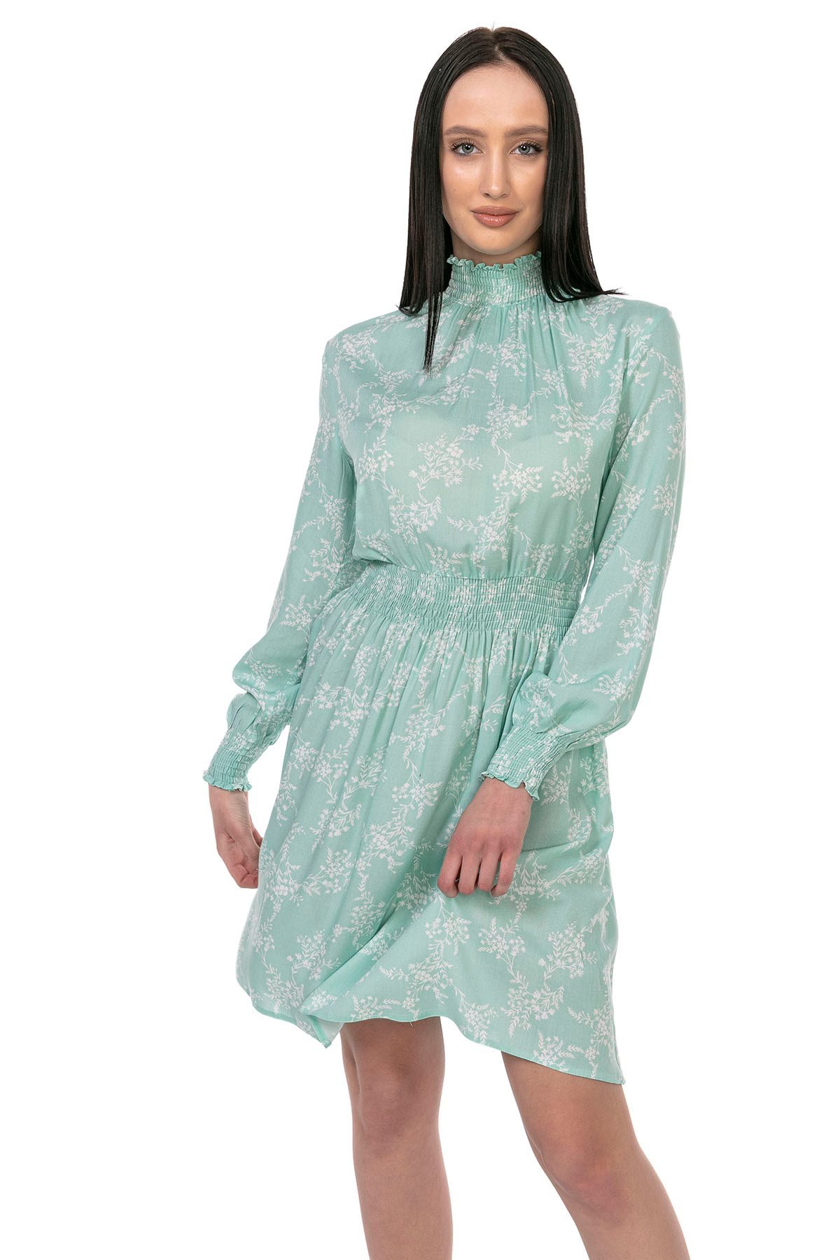 Yakası Kolları ve Beli Gipeli Küçük Çiçekli Yeşil Tunik Elbise