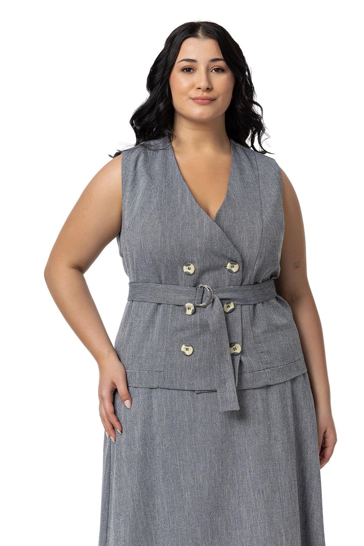 Yelek | Etek TakımlarDisentis Modest Büyük Beden Keten Kruvaze Yelek Etek Siyah İkili TakımDISENTIS MODESTBüyük Beden Keten Kruvaze Yelek Etek Siyah İkili Takım