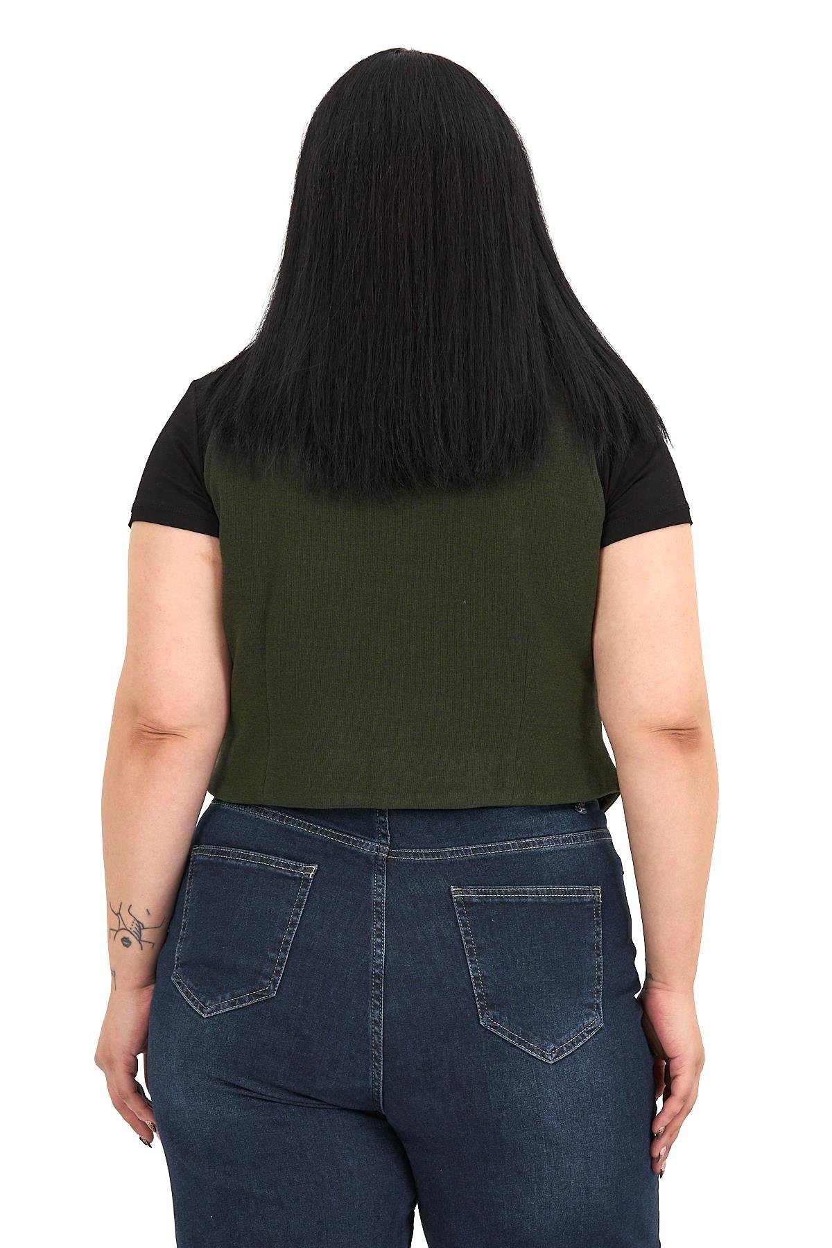 YelekDisentis Modest Büyük Beden Düğme Kapamalı Cep Kapaklı Astarlı Kısa Fitilli Haki YelekDISENTIS MODESTBüyük Beden Düğme Kapamalı Cep Kapaklı Astarlı Kısa Fitilli Haki Yelek