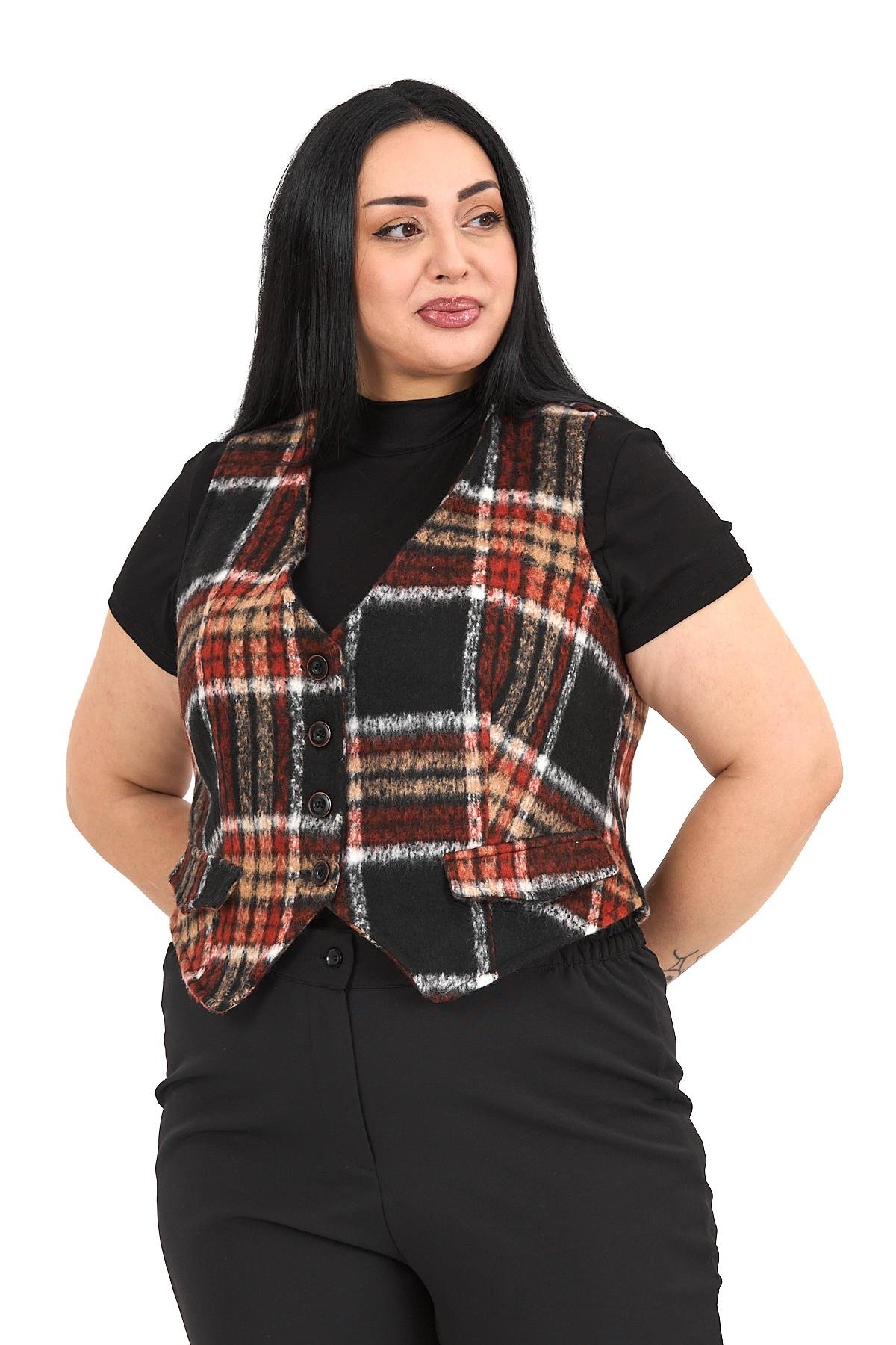 YelekDisentis Modest Büyük Beden Düğme Kapamalı Cep Kapaklı Astarlı Kısa Çizgili Kaşe Siyah YelekDISENTIS MODESTBüyük Beden Düğme Kapamalı Cep Kapaklı Astarlı Kısa Çizgili Kaşe Siyah Yelek