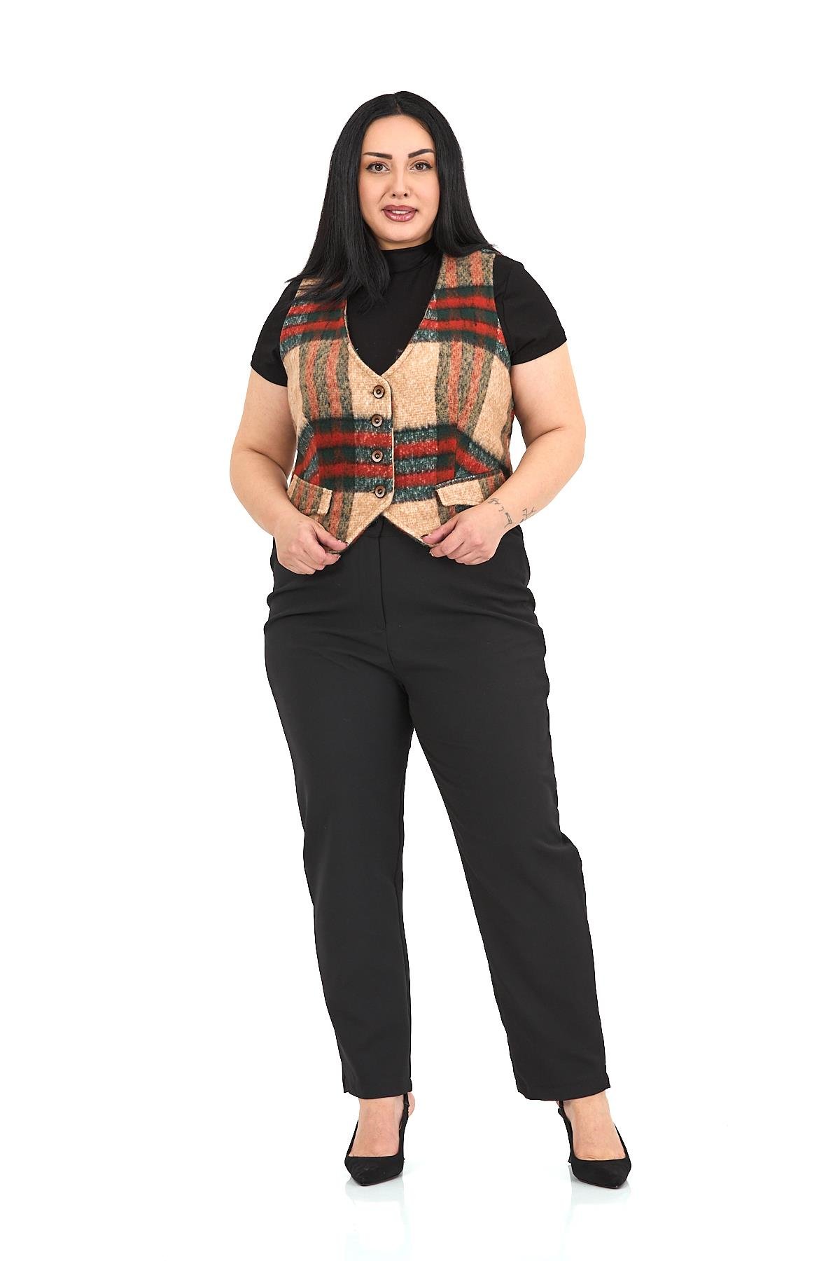 YelekDisentis Modest Büyük Beden Düğme Kapamalı Cep Kapaklı Astarlı Kısa Çizgili Kaşe Vizon YelekDISENTIS MODESTBüyük Beden Düğme Kapamalı Cep Kapaklı Astarlı Kısa Çizgili Kaşe Vizon Yelek