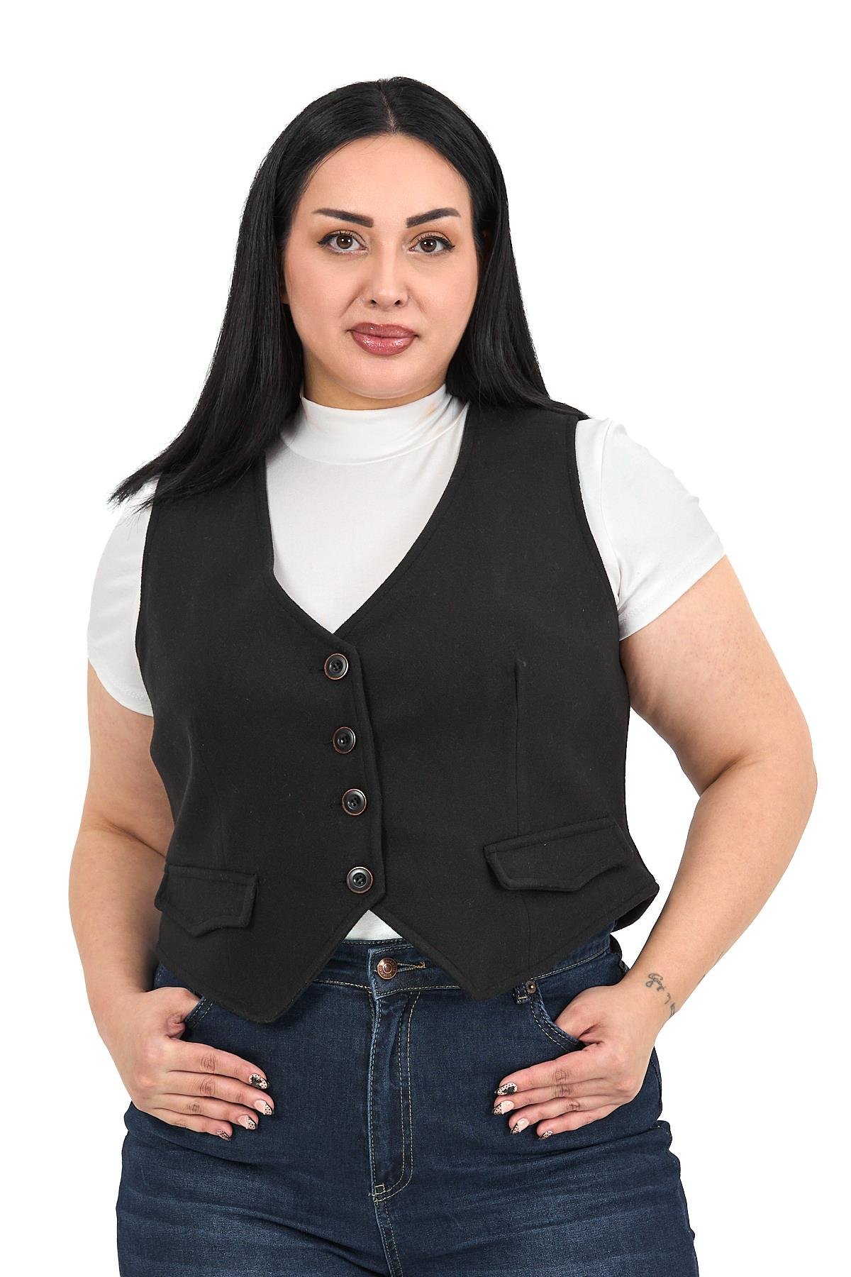 YelekDisentis Modest Büyük Beden Düğme Kapamalı Cep Kapaklı Astarlı Kısa Kaşe Siyah YelekDISENTIS MODESTBüyük Beden Düğme Kapamalı Cep Kapaklı Astarlı Kısa Kaşe Siyah Yelek