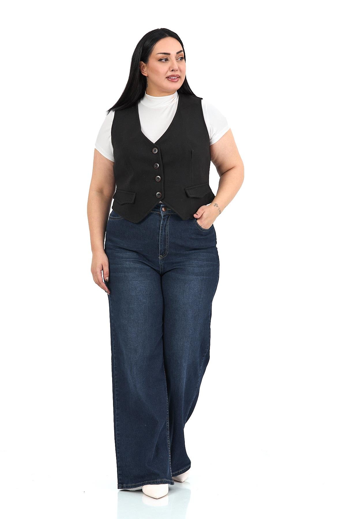 YelekDisentis Modest Büyük Beden Düğme Kapamalı Cep Kapaklı Astarlı Kısa Kaşe Siyah YelekDISENTIS MODESTBüyük Beden Düğme Kapamalı Cep Kapaklı Astarlı Kısa Kaşe Siyah Yelek