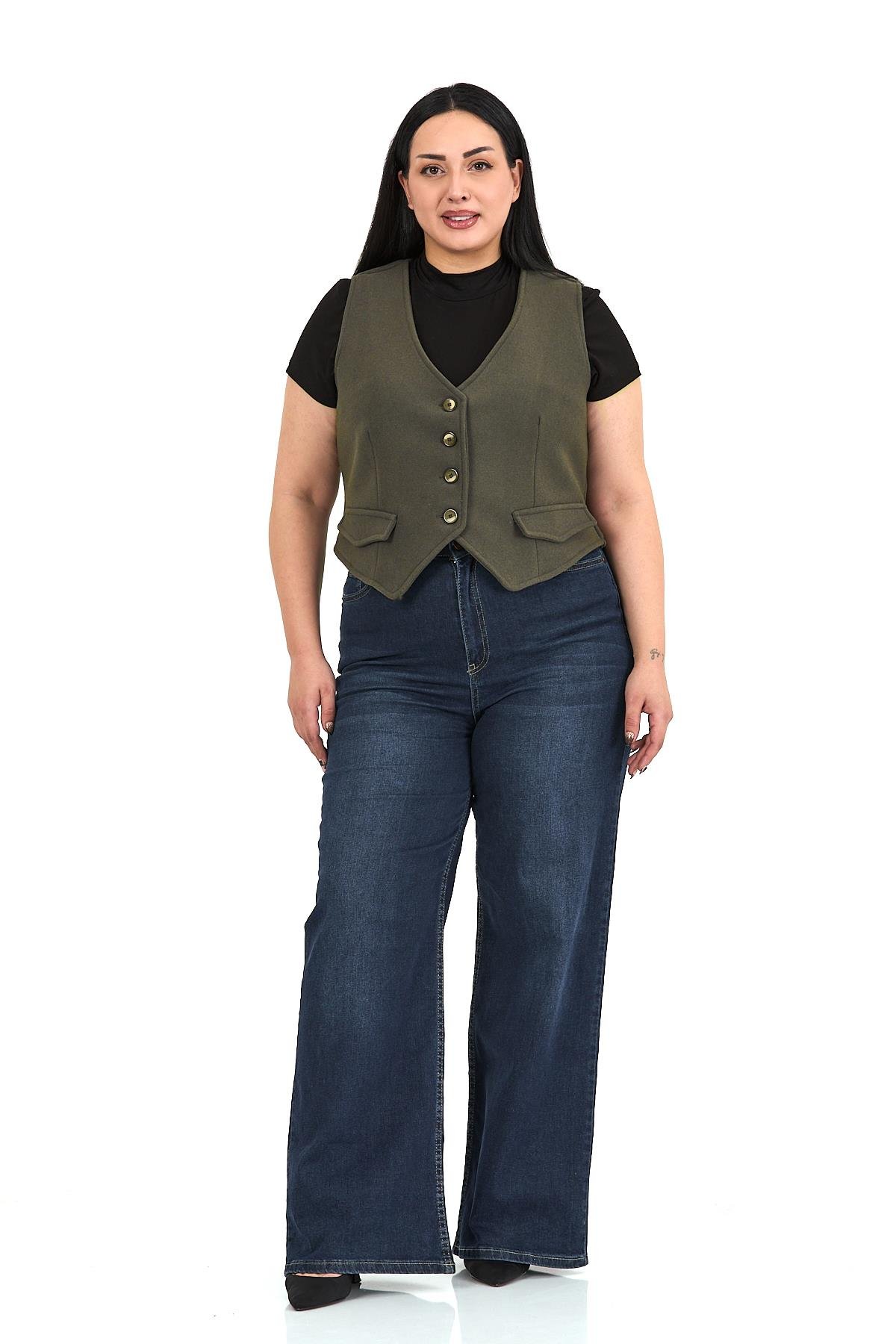 YelekDisentis Modest Büyük Beden Düğme Kapamalı Cep Kapaklı Astarlı Kısa Kaşe Haki YelekDISENTIS MODESTBüyük Beden Düğme Kapamalı Cep Kapaklı Astarlı Kısa Kaşe Haki Yelek