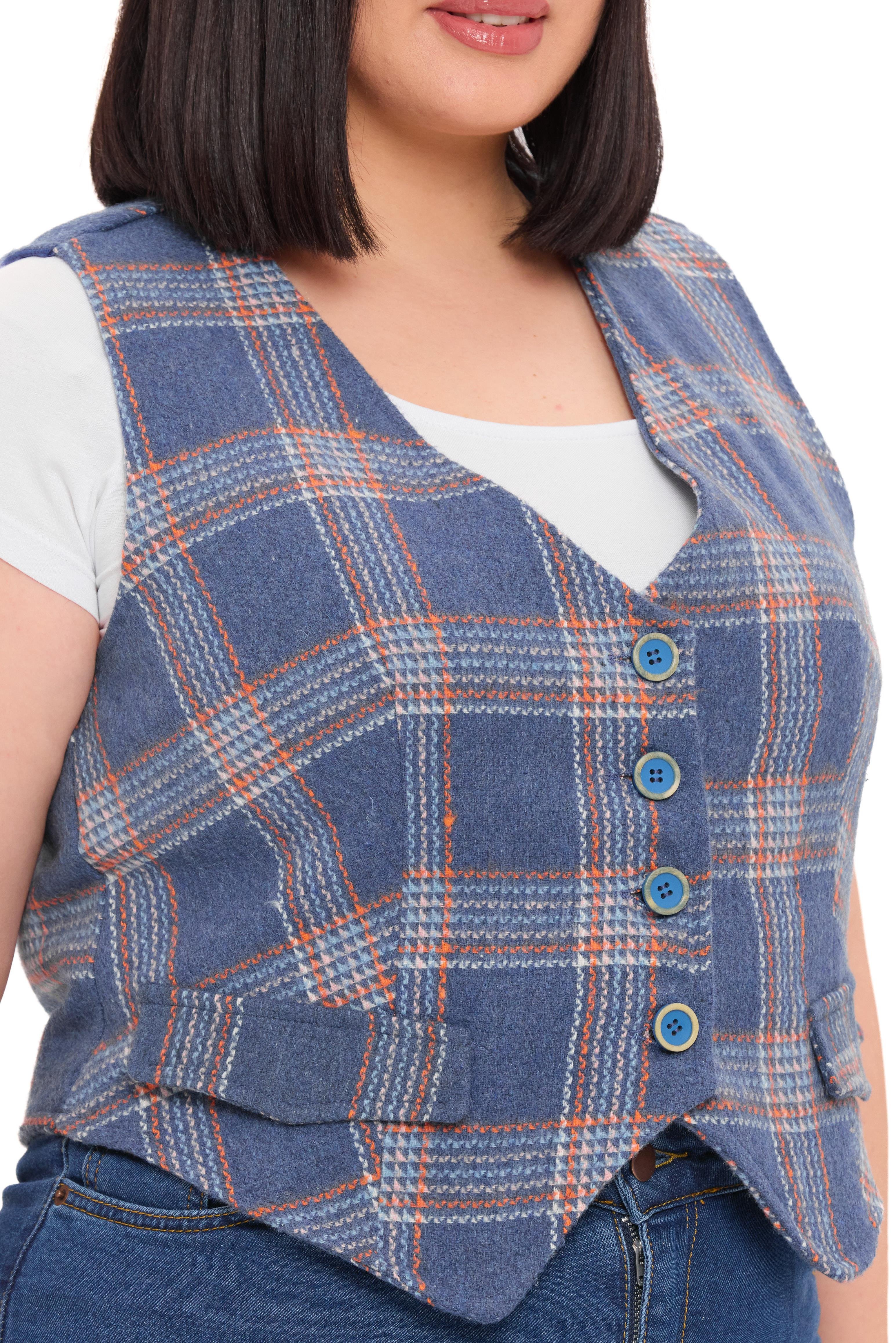 YelekDisentis Modest Büyük Beden Düğme Kapamalı Cep Kapaklı Astarlı Kısa İndigo YelekDISENTIS MODESTBüyük Beden Düğme Kapamalı Cep Kapaklı Astarlı Kısa İndigo Yelek