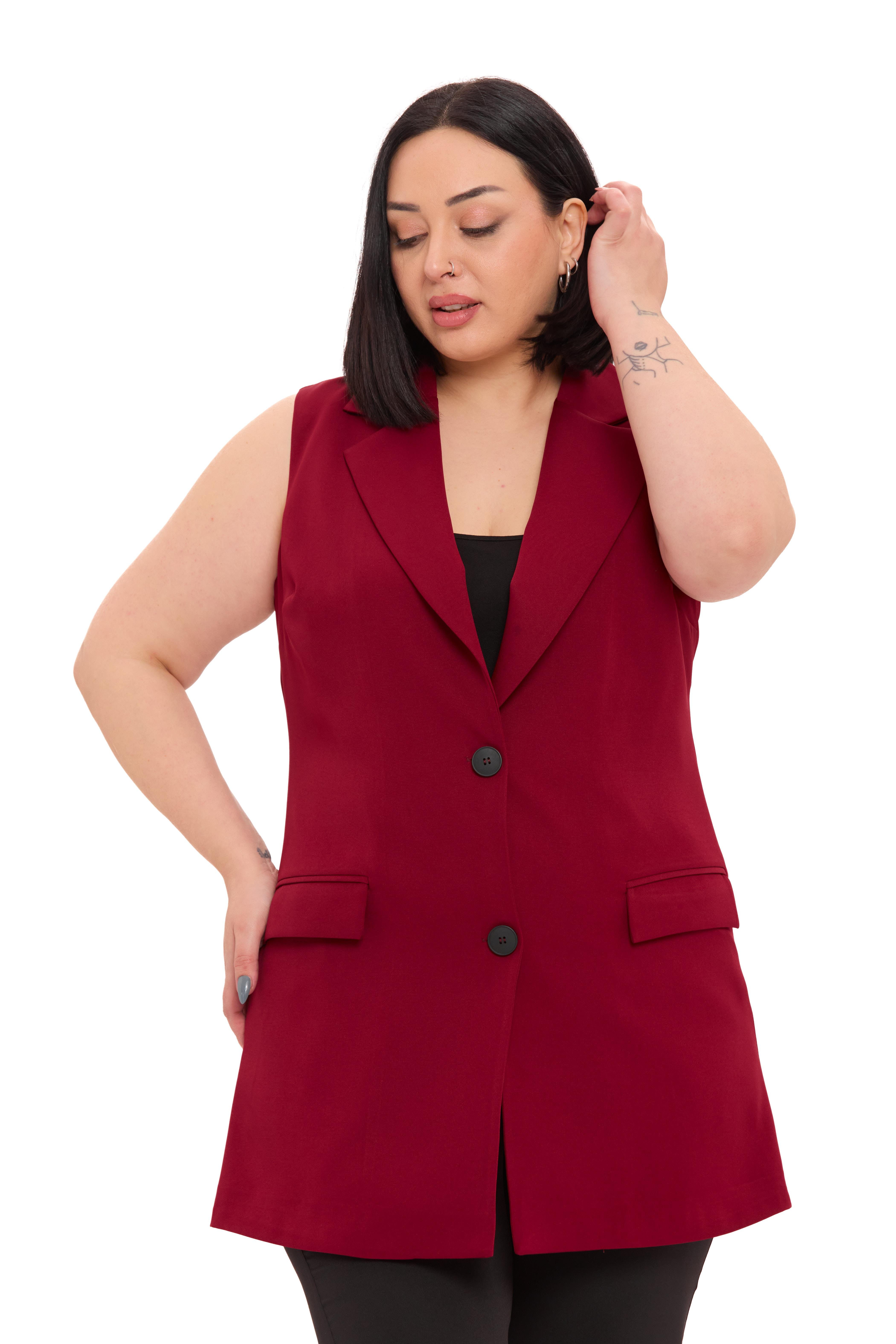 YelekDisentis Modest Büyük Beden Düğmeli Kapaklı Cepli Astarlı Uzun Bordo YelekDISENTIS MODESTBüyük Beden Düğmeli Kapaklı Cepli Astarlı Uzun Bordo Yelek