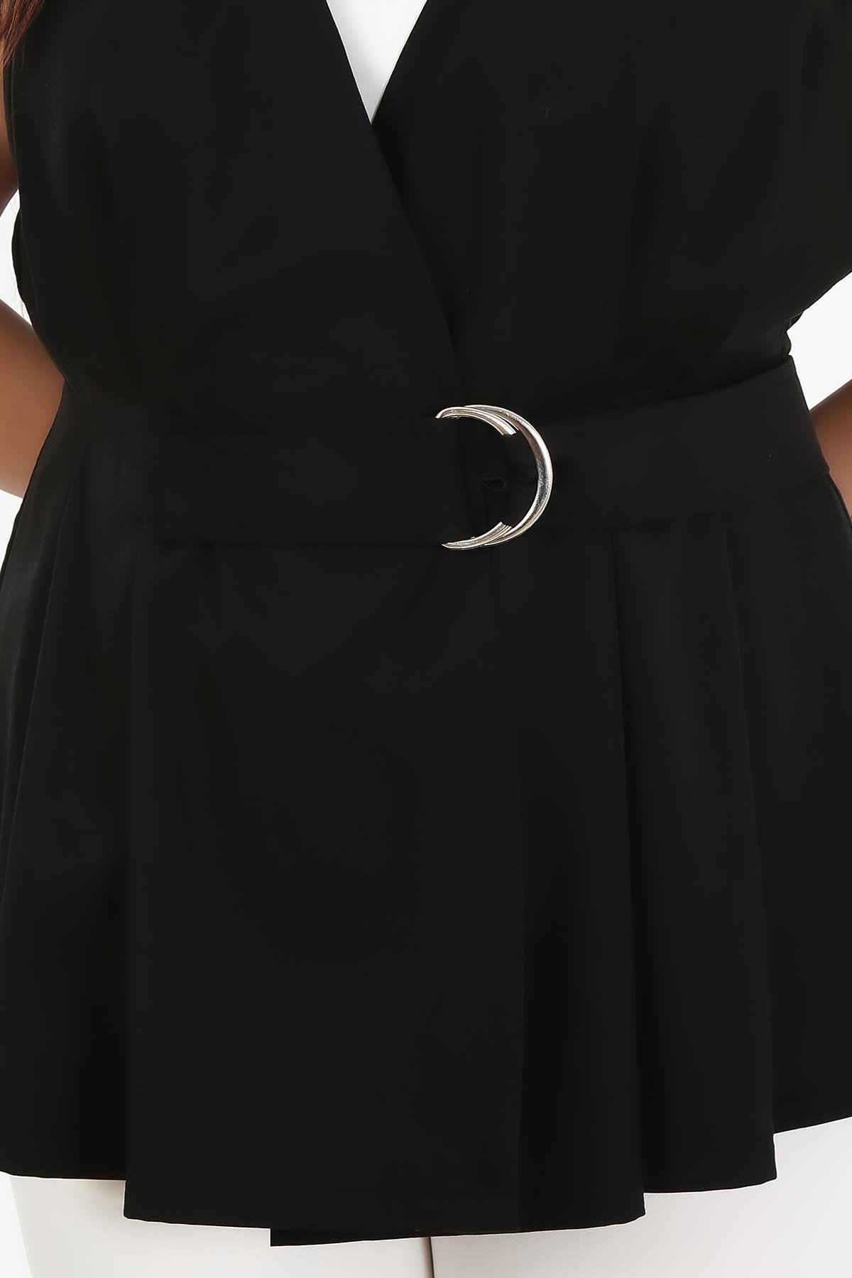 VestsDisentis Modest  Kemeri Metal Tokalı Siyah YelekDISENTIS MODESTBüyük Beden Kemeri Metal Tokalı Siyah Yelek