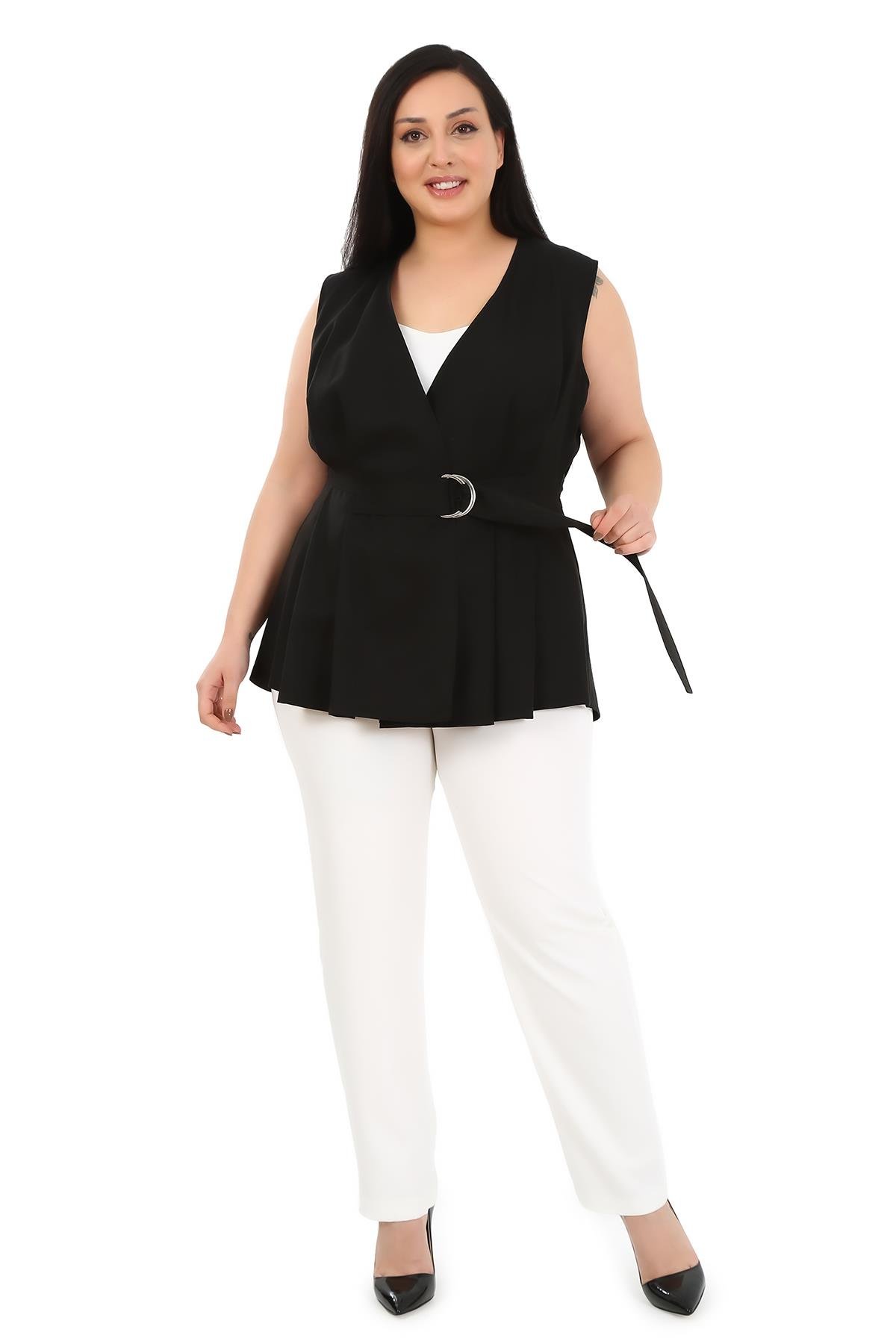 VestsDisentis Modest  Kemeri Metal Tokalı Siyah YelekDISENTIS MODESTBüyük Beden Kemeri Metal Tokalı Siyah Yelek