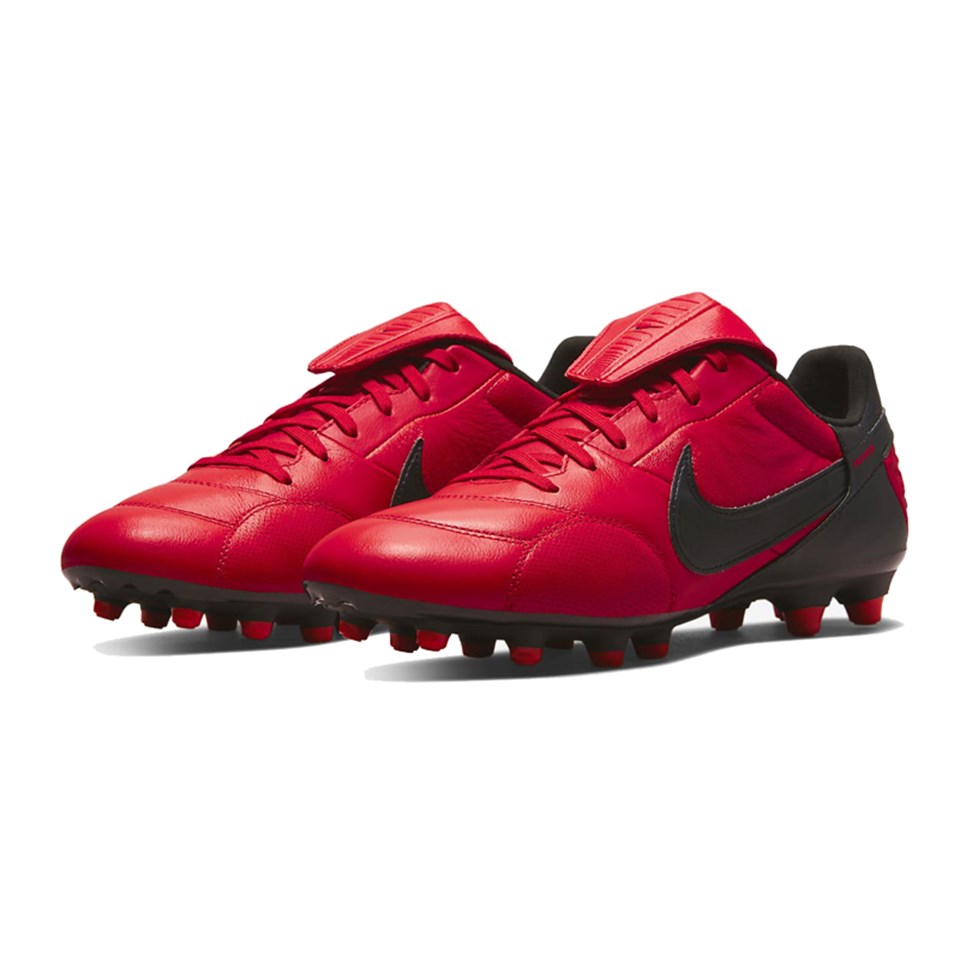 THE NIKE PREMIER III FG
