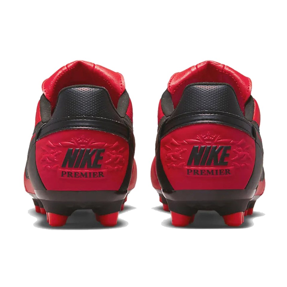 THE NIKE PREMIER III FG