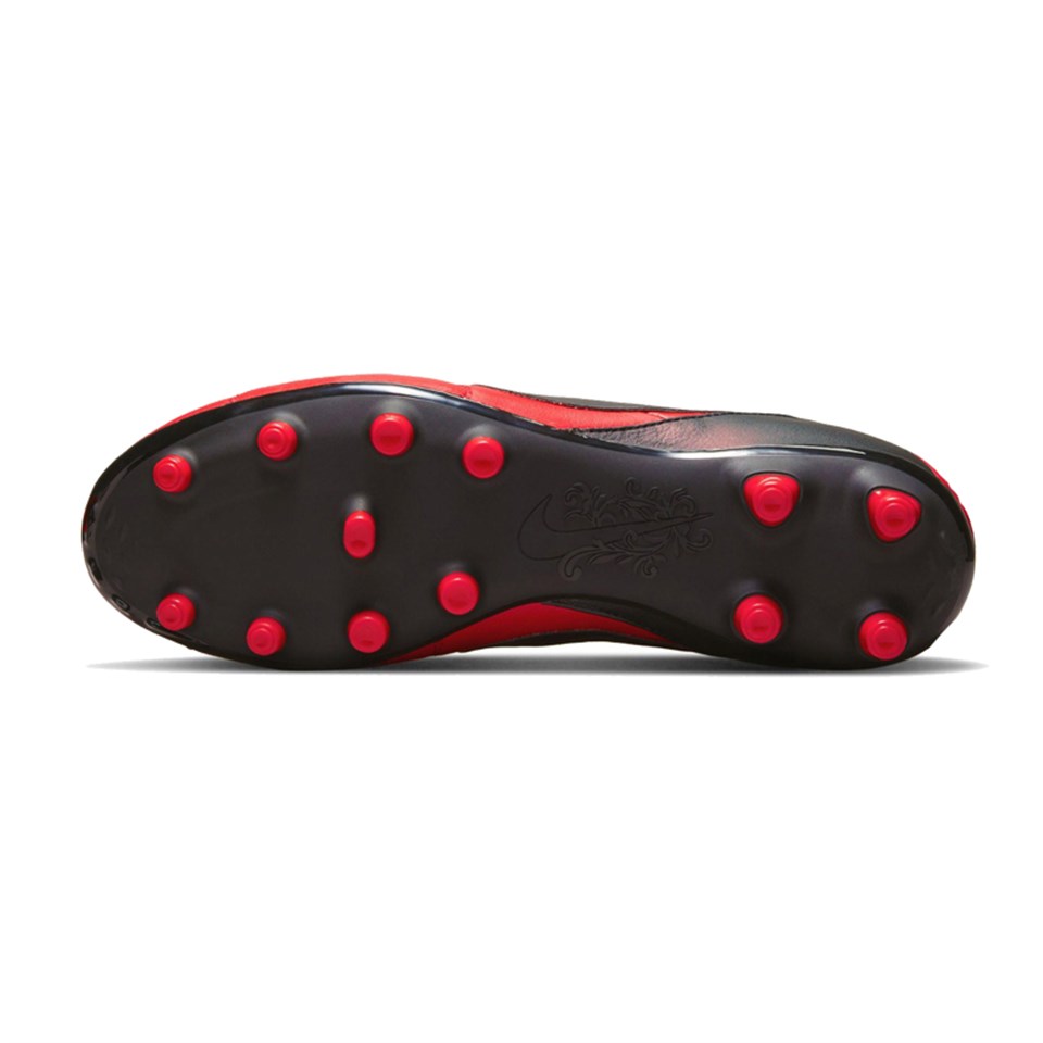 THE NIKE PREMIER III FG