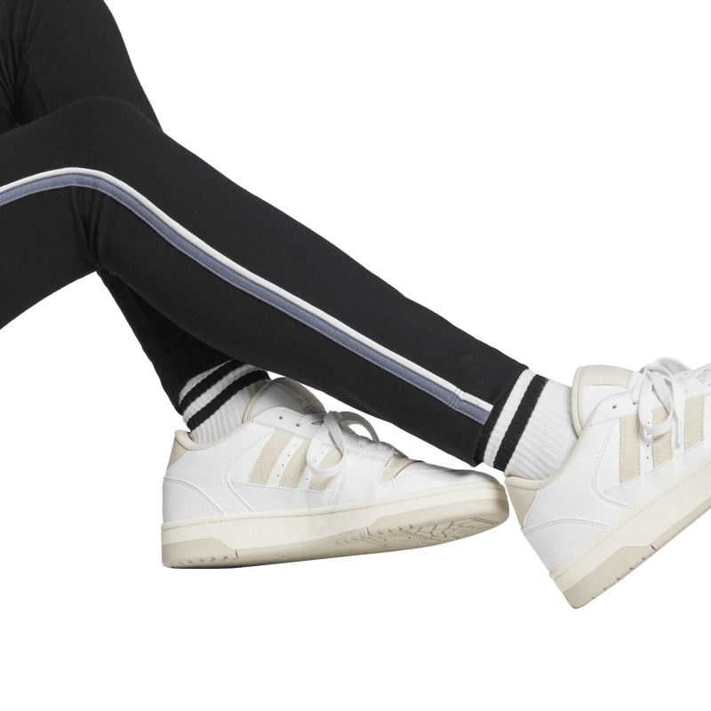 W CB LEG