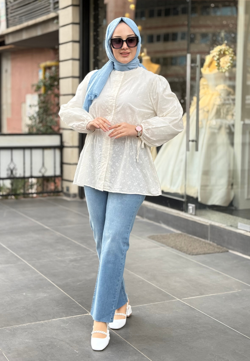 Çiçek İşlemeli Gömlek