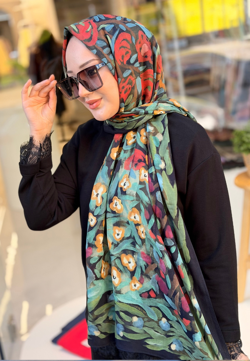 Floral Whimsy Siyah Rami Şal