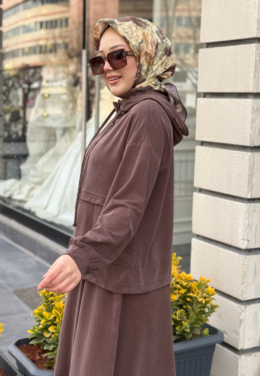 Kahverengi Etekli Takım
