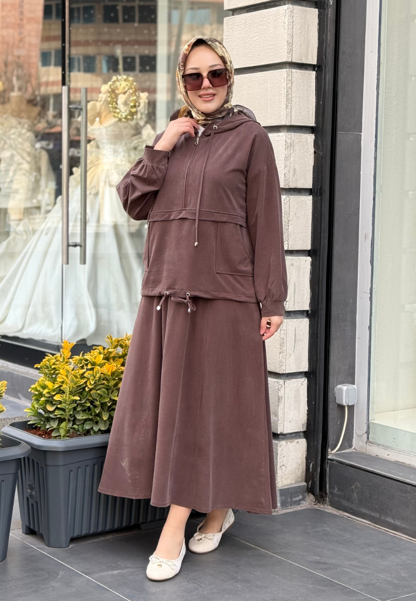 Kahverengi Etekli Takım