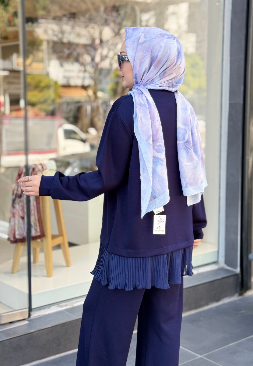 Lacivert Piliseli Takım