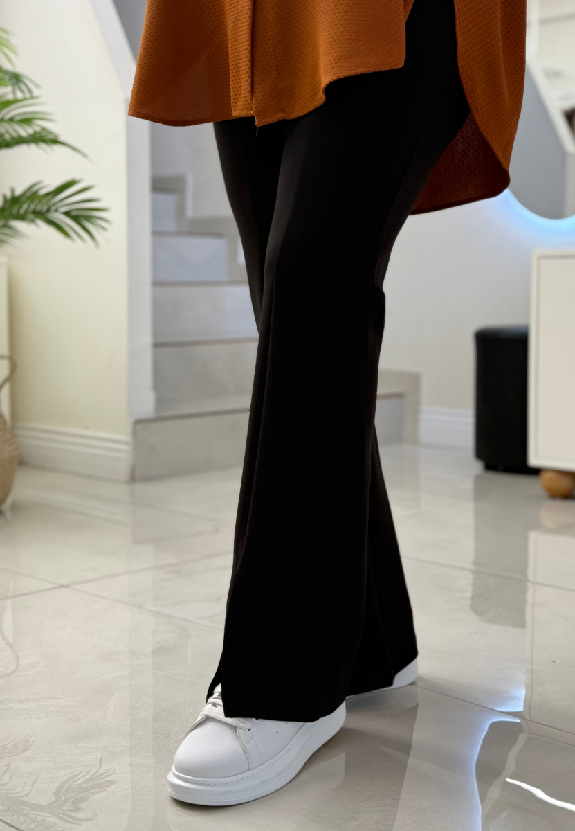 Siyah Yırtmaçlı Modal Pantolon