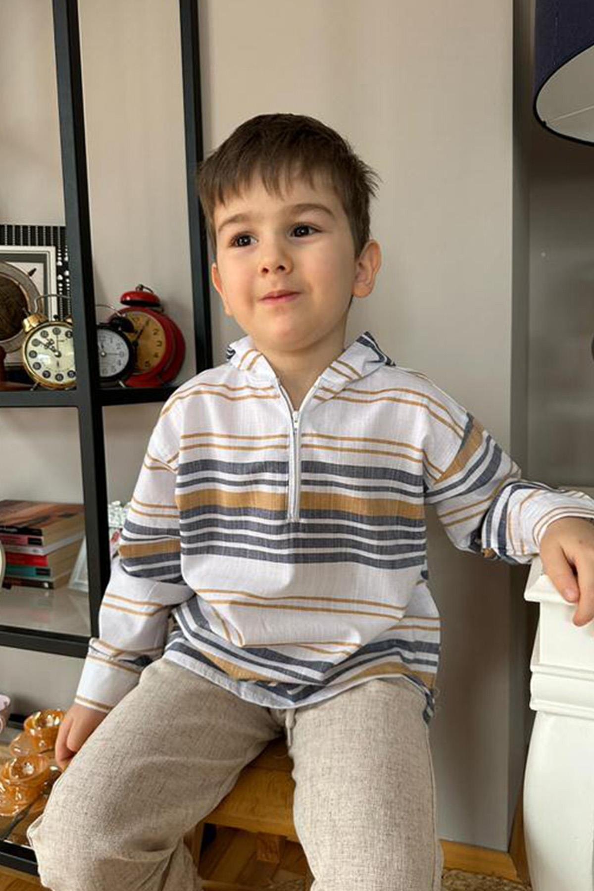 Çizgili Kapüşonlu Takım 