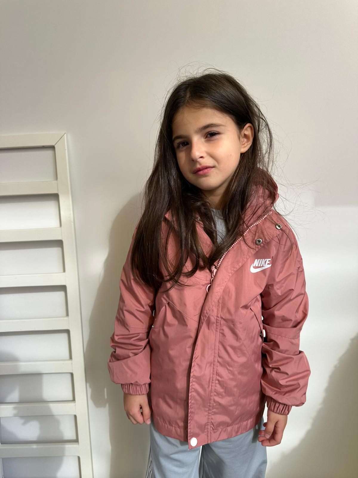 KAPÜŞONLU PUDRA YAĞMURLUK