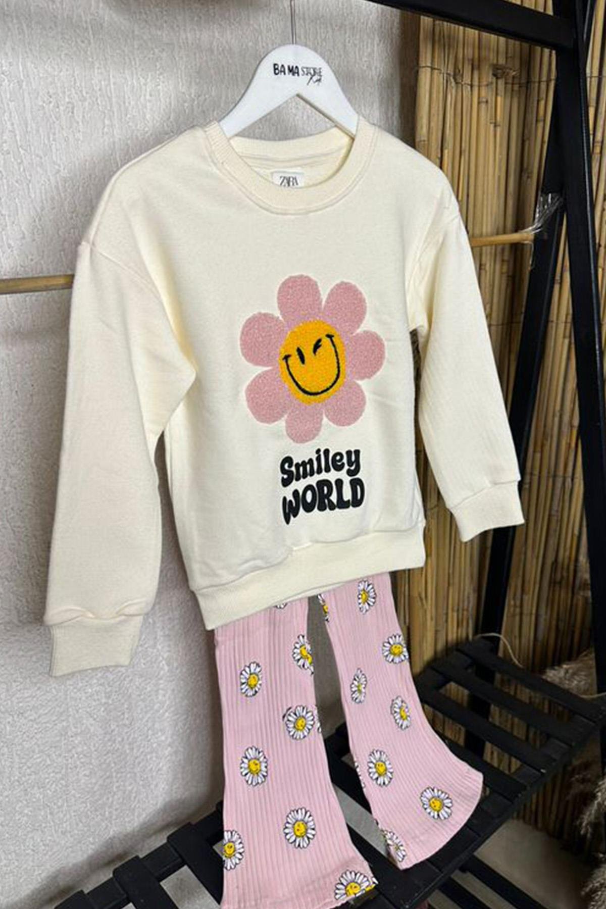 Smiley World Taytlı Takım