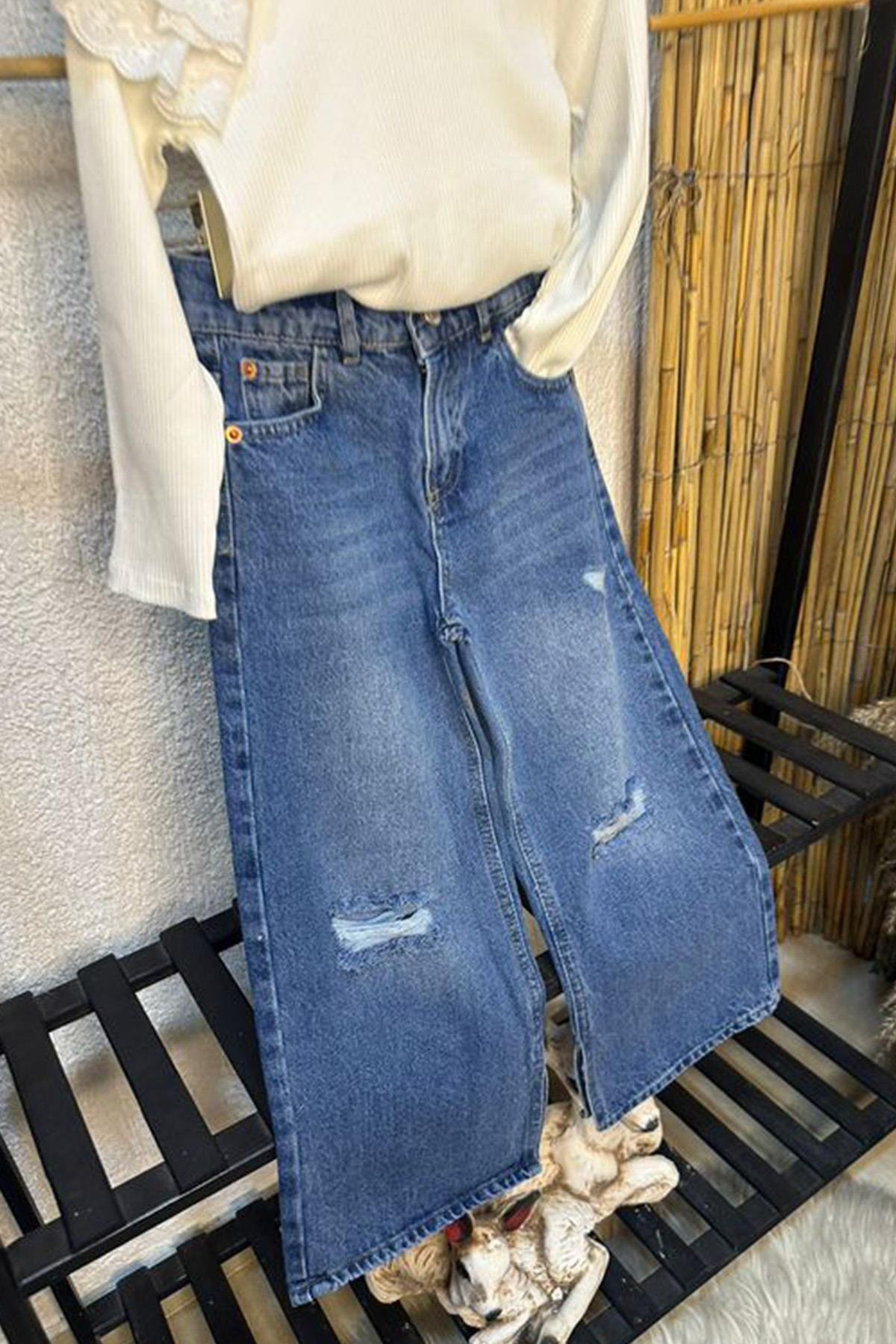 Yırtık Kot Pantolon