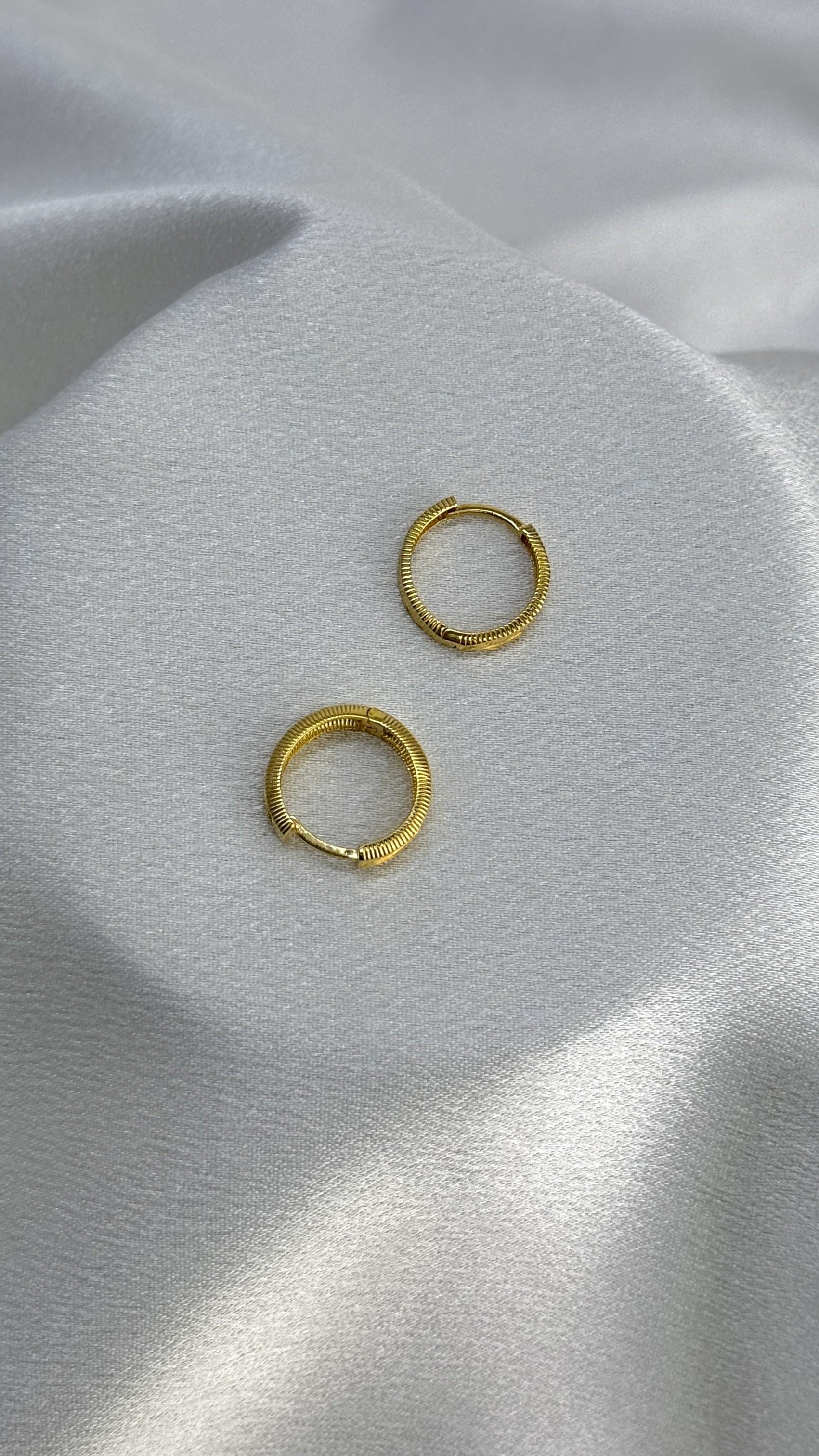 Ajda Model Altın Küpe