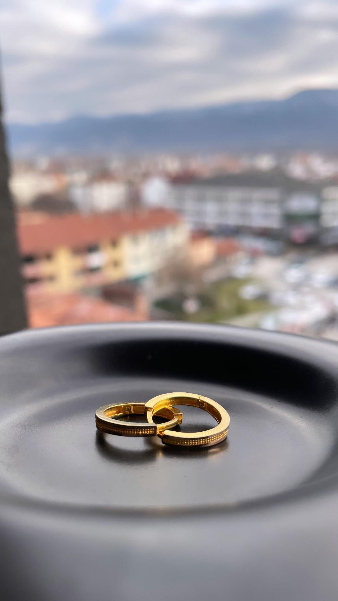 Ajda Modelli Halka Altın Küpe