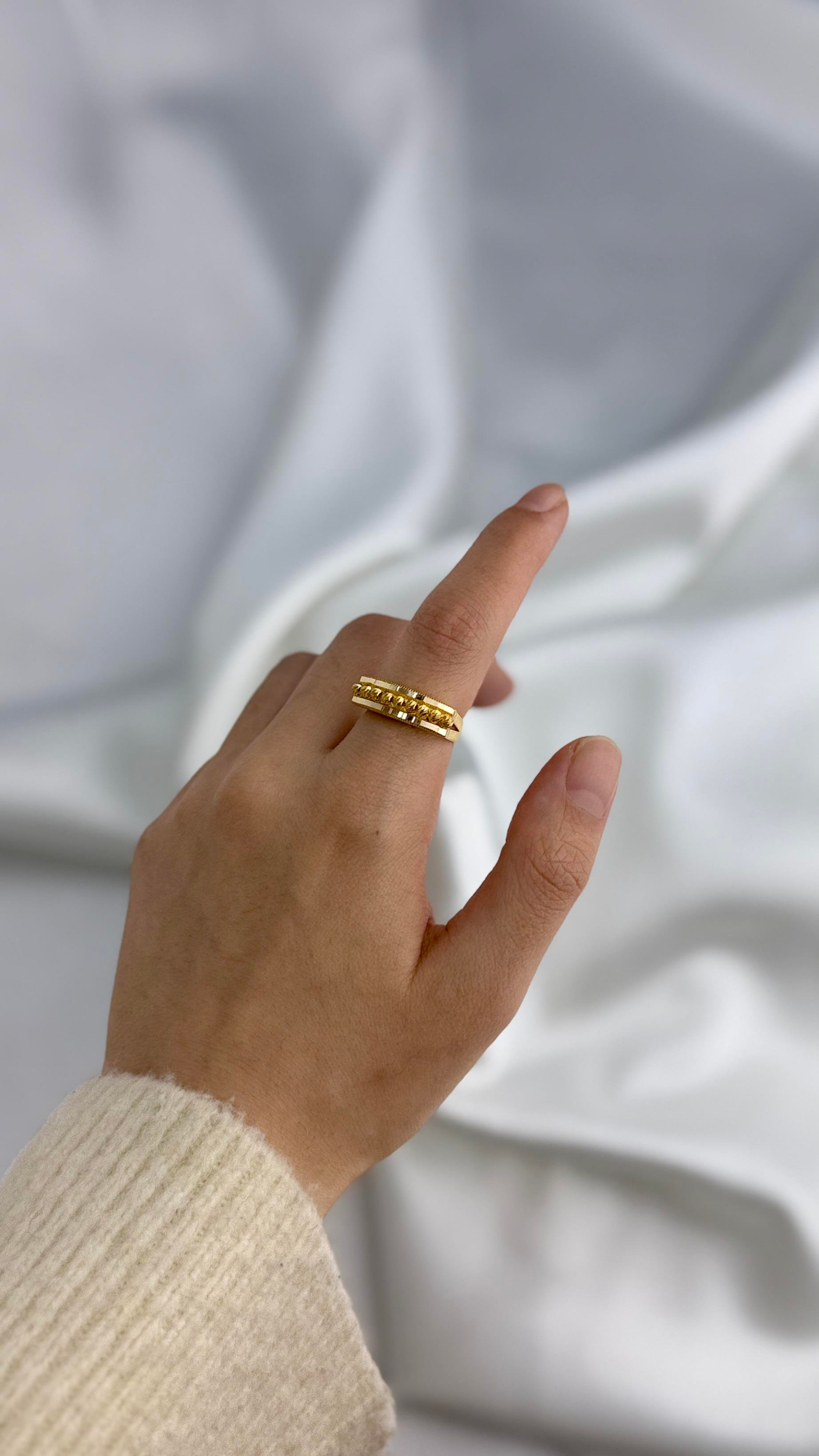 Aynalı Dorika Toplu Altın Modern Yüzük