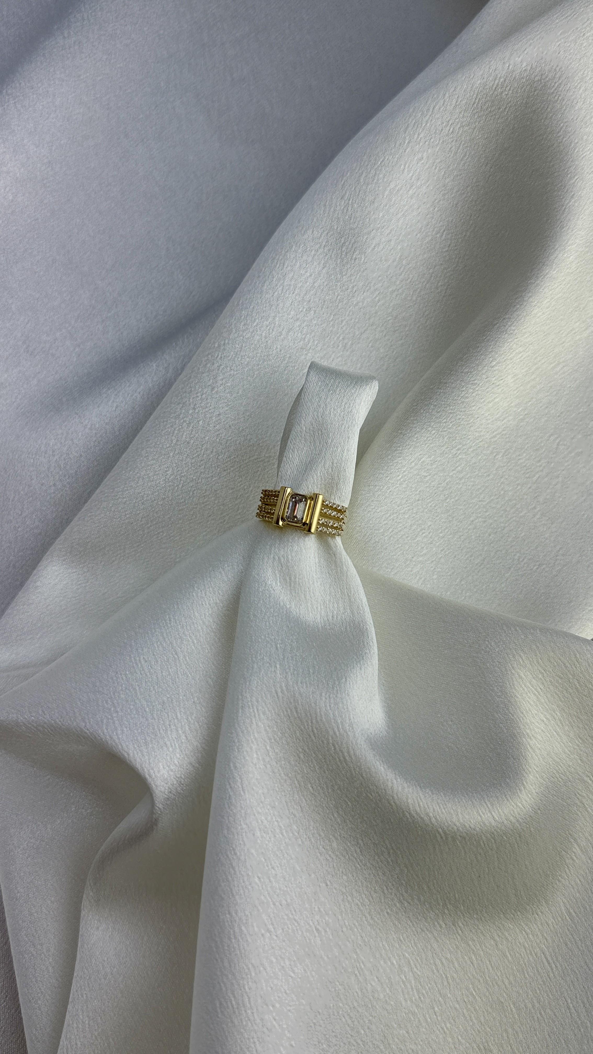 Baget Kesim Zirkon Taşlı Altın Yüzük