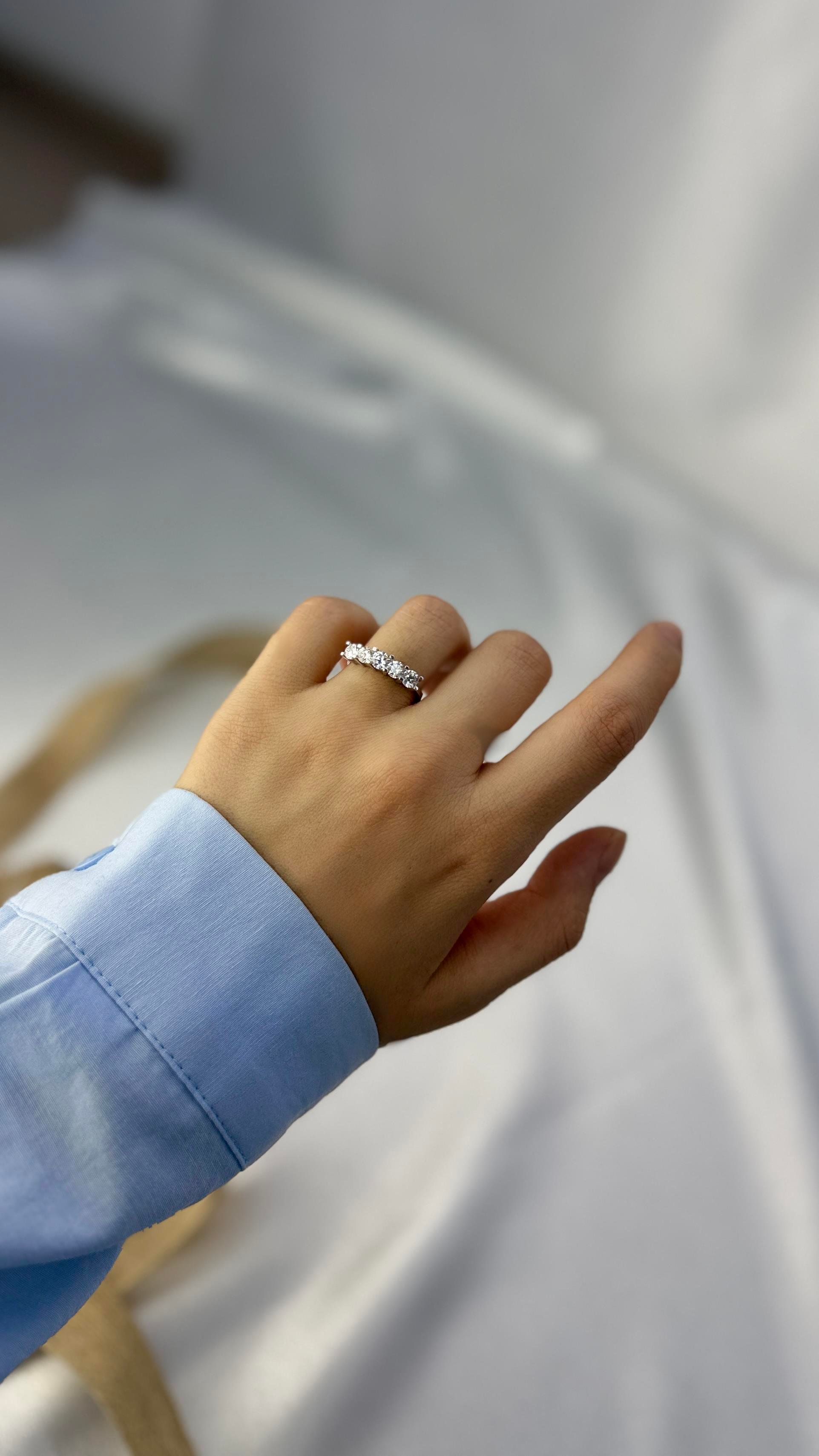 Beyaz Altın Beştaş Yüzük