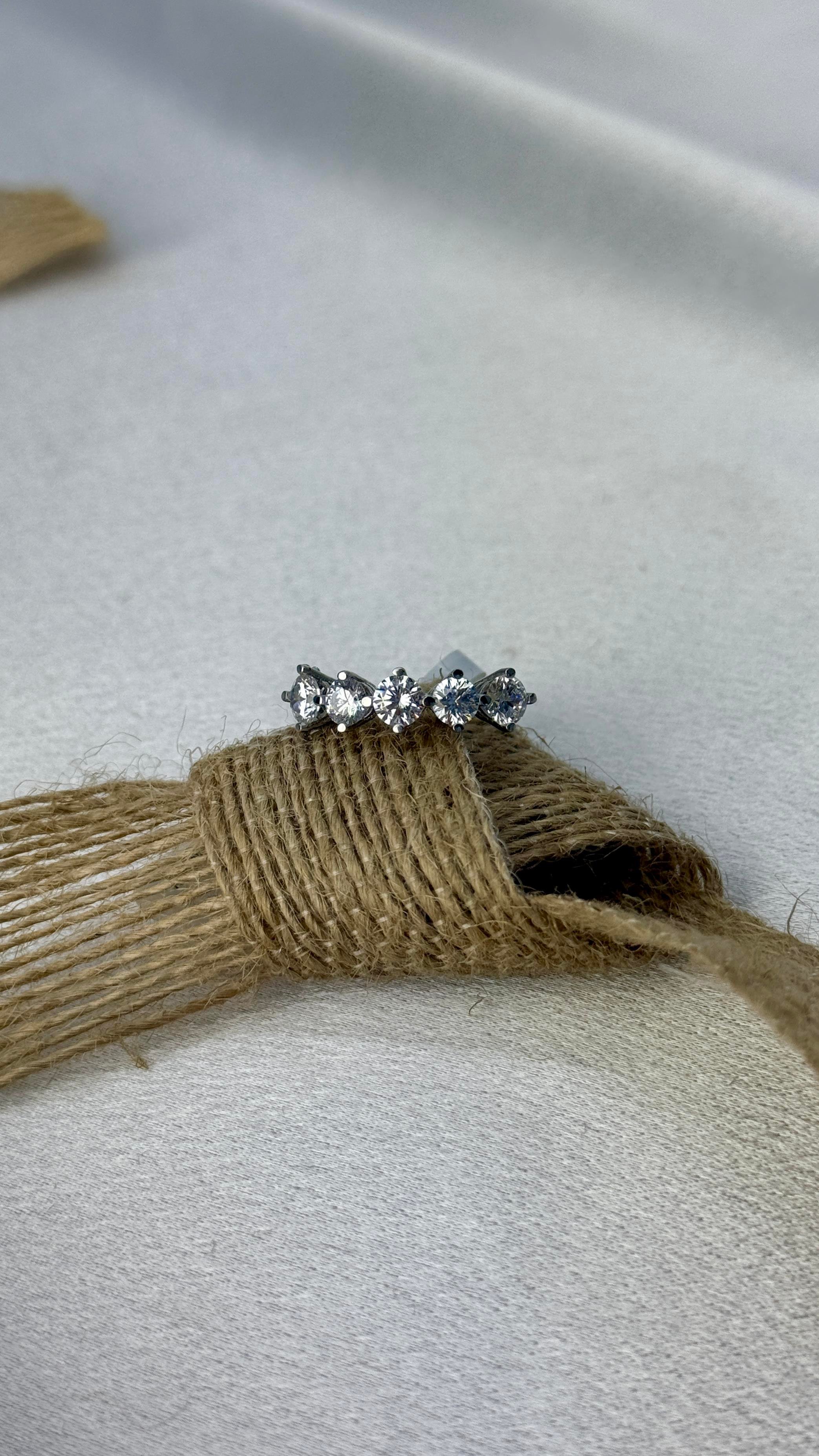 Beyaz Altın Beştaş Yüzük