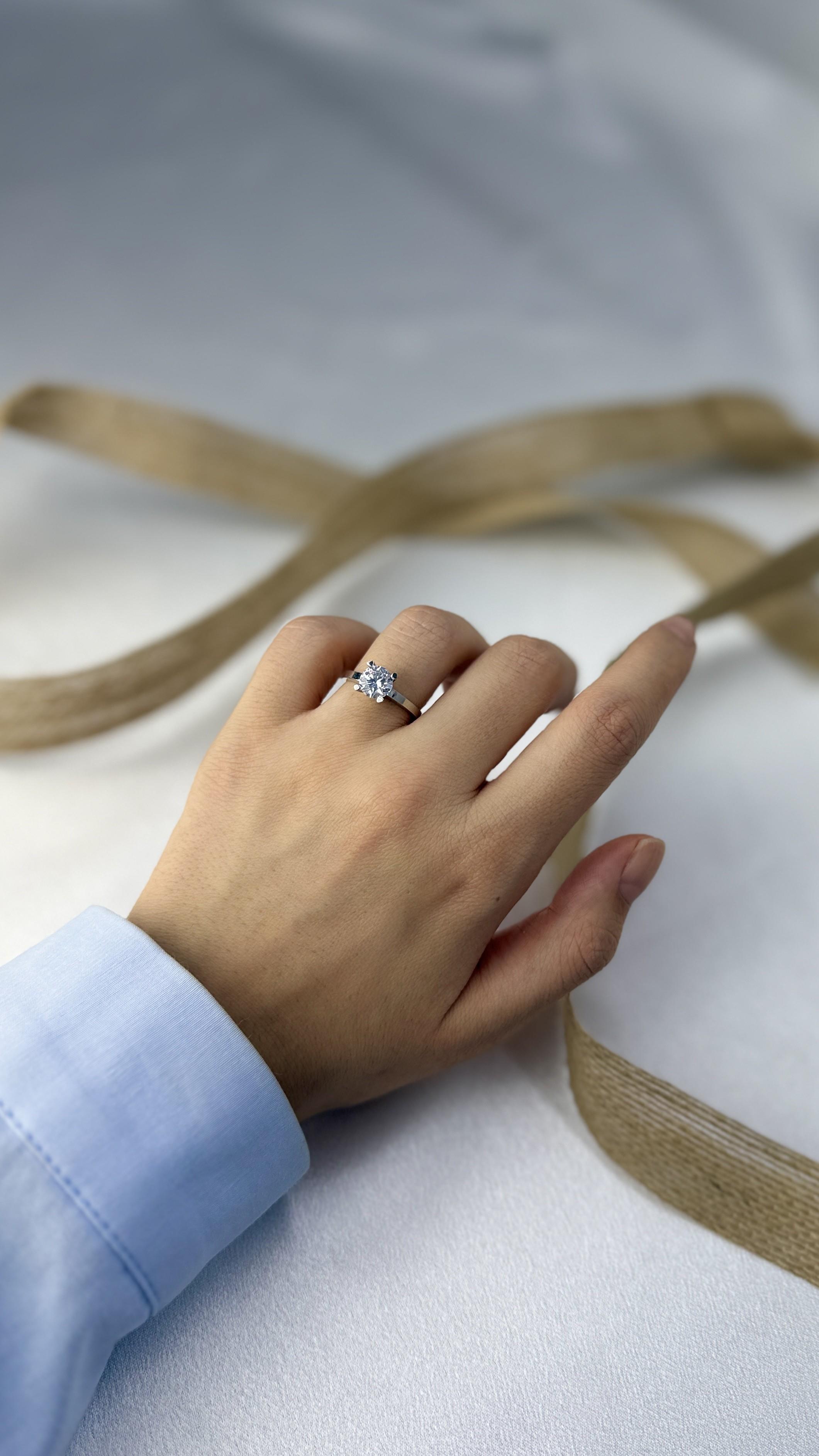 Beyaz Altın Tektaş Yüzük