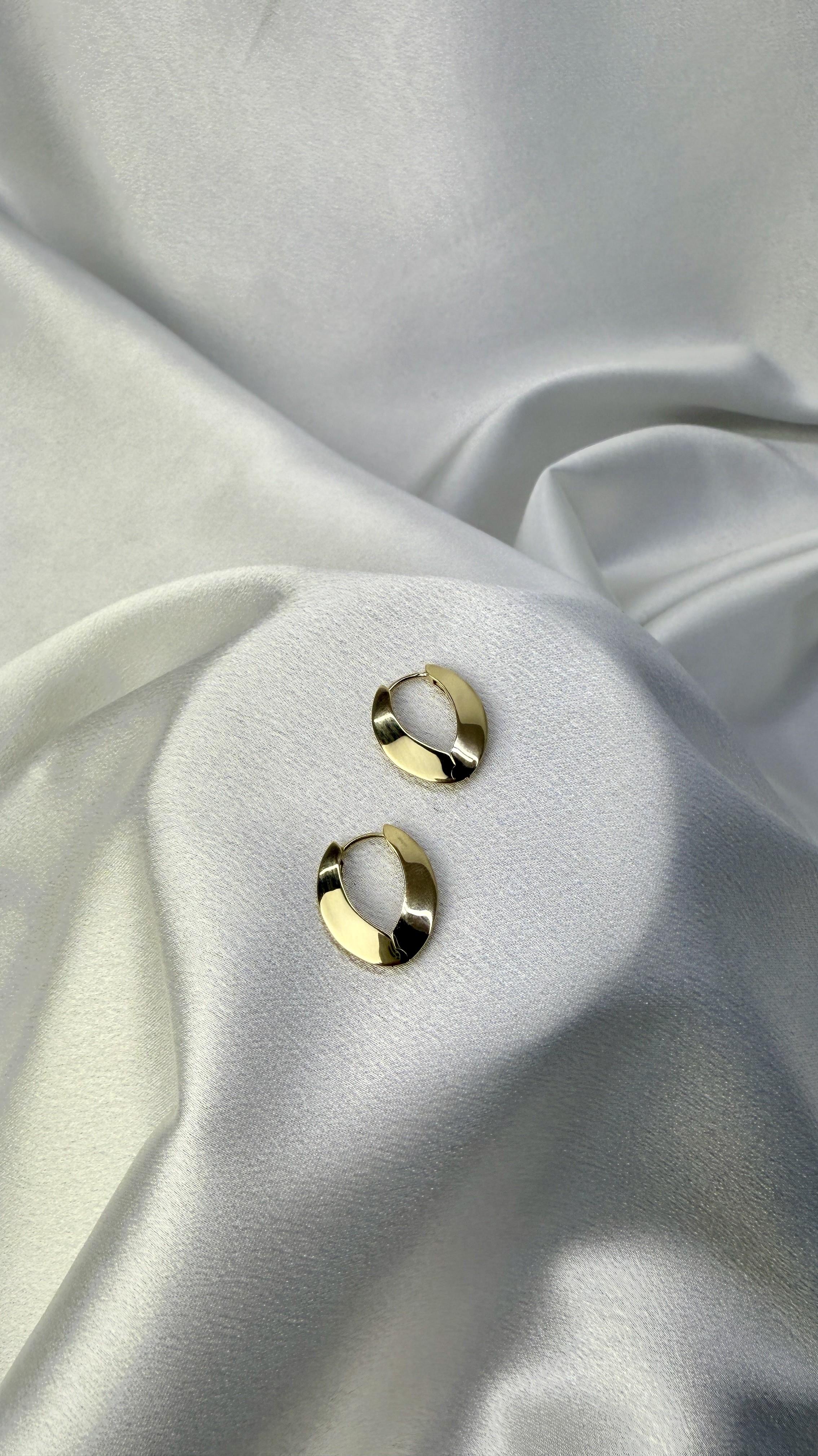 Bombeli Altın Küpe