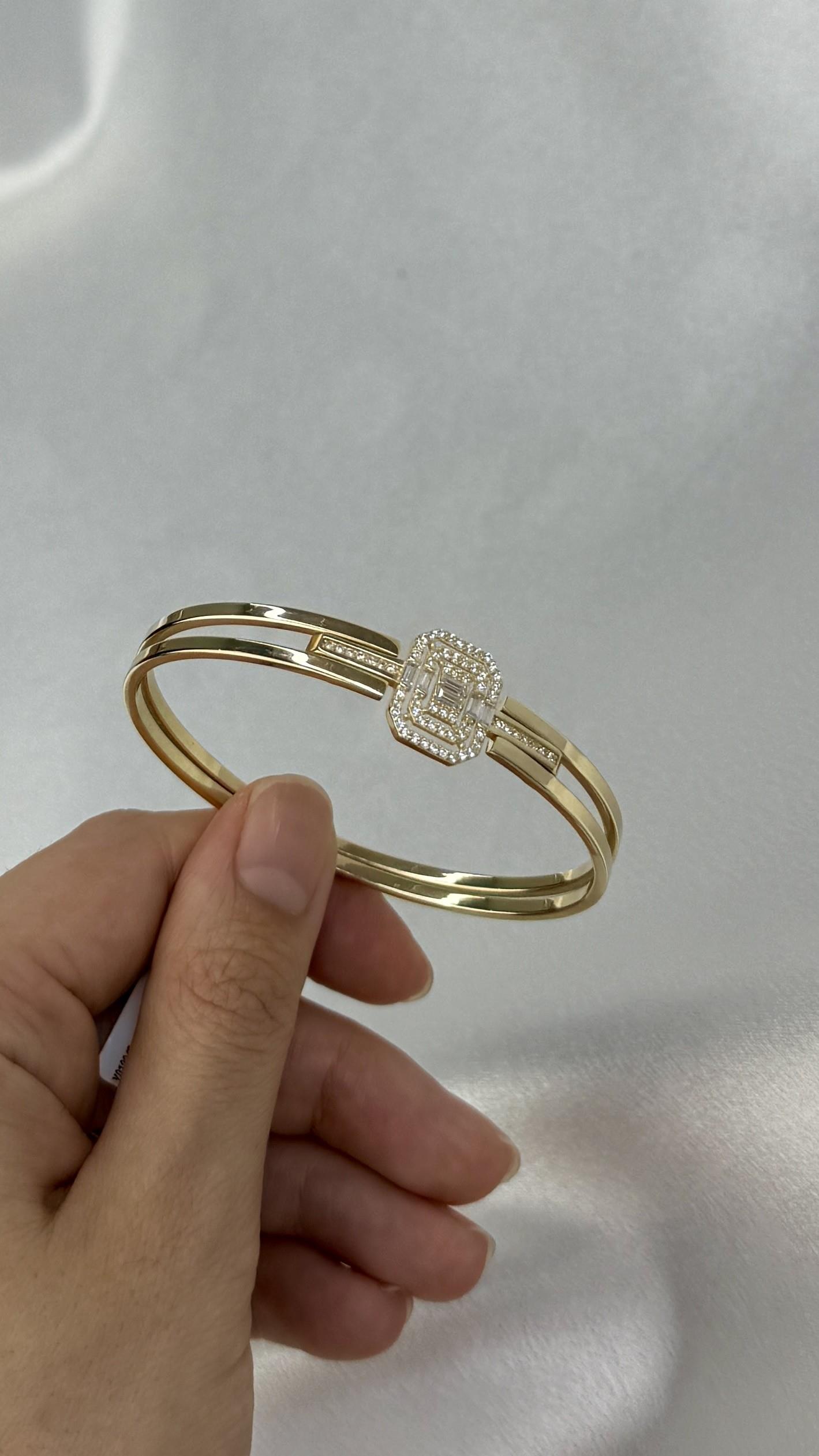 Çift Kollu Baget Figürlü Altın Kelepçe Bilezik