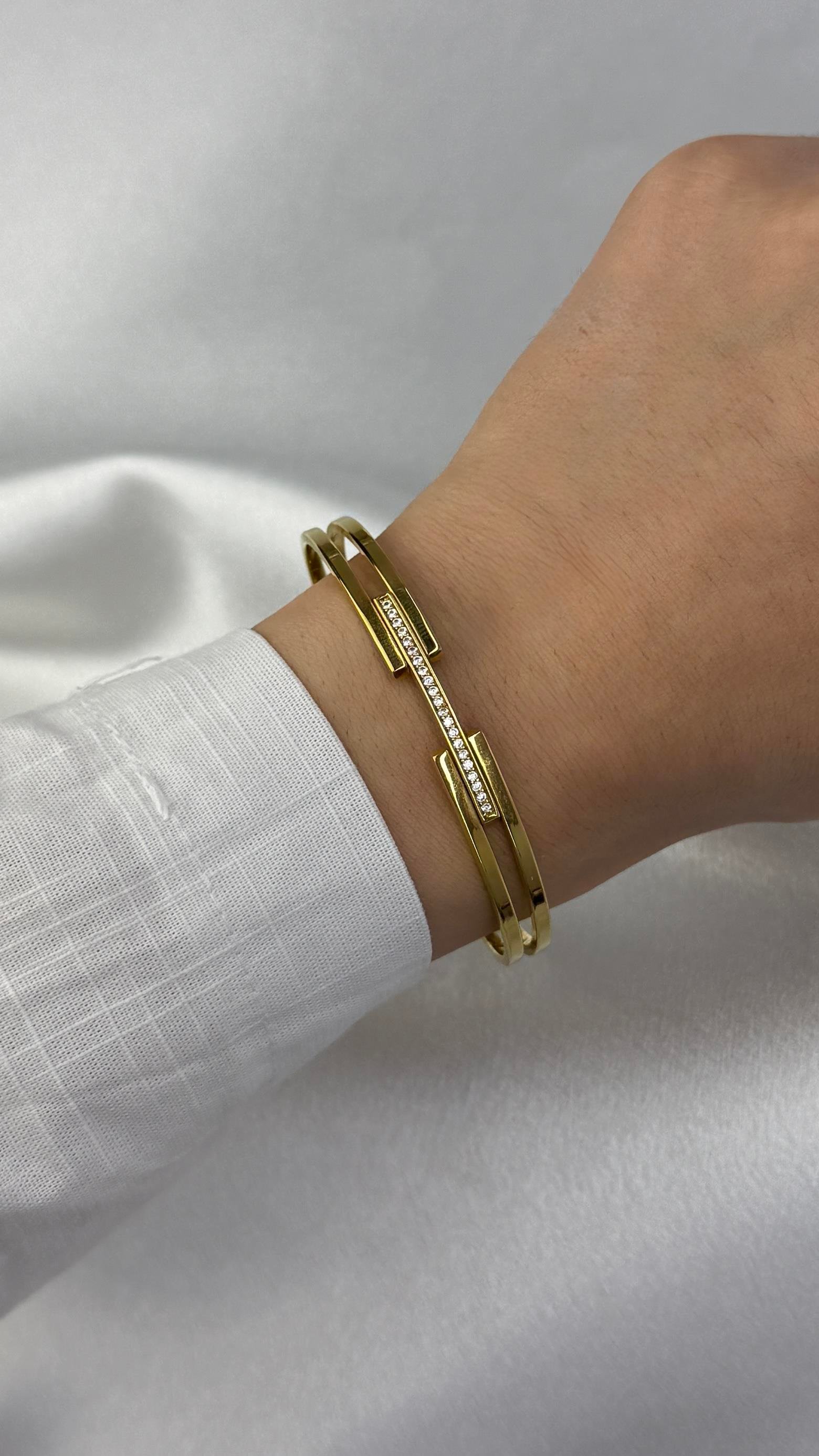 Çift Kollu Zirkon Taşlı Altın Kelepçe Bilezik