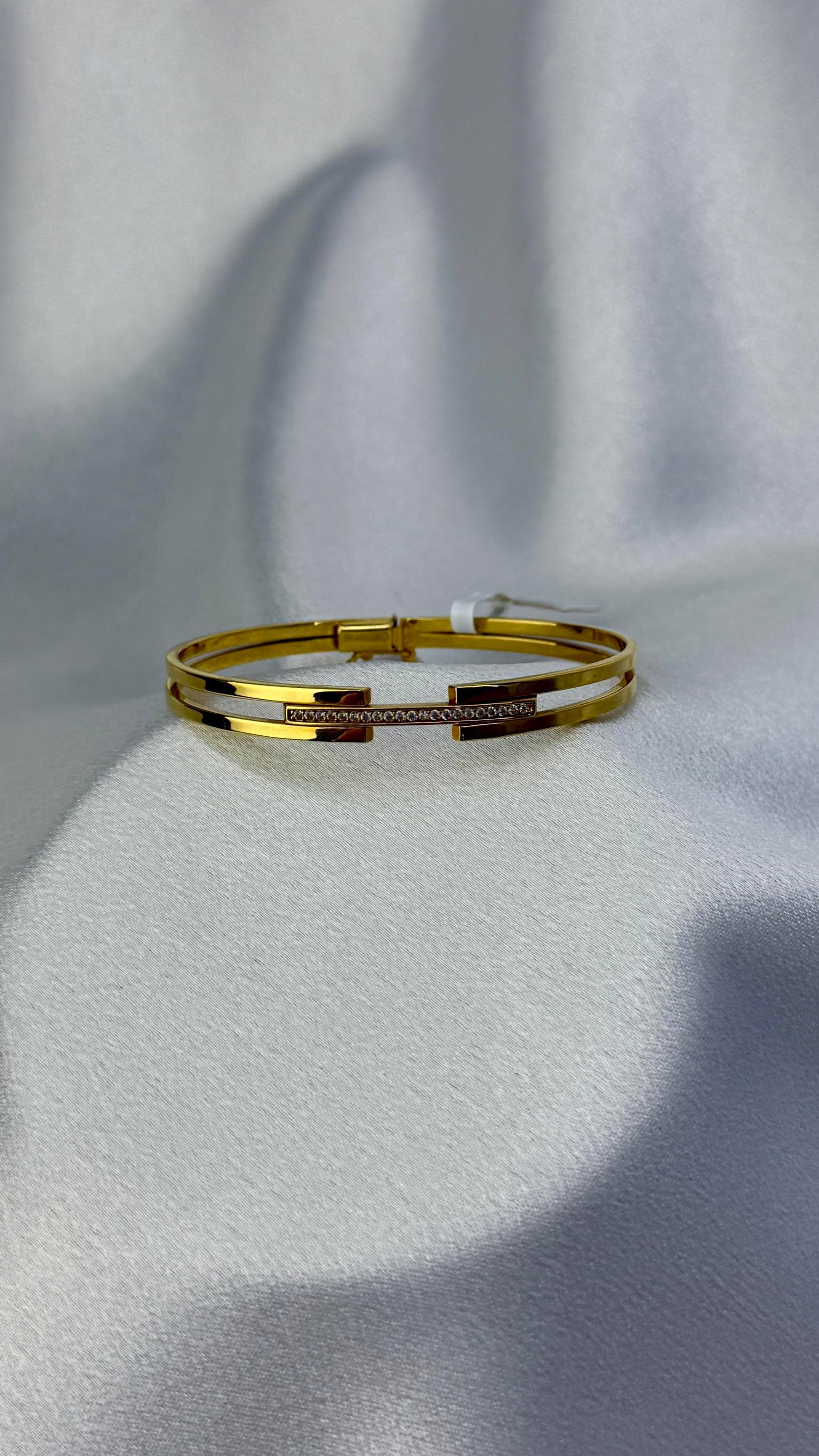 Çift Kollu Zirkon Taşlı Altın Kelepçe Bilezik