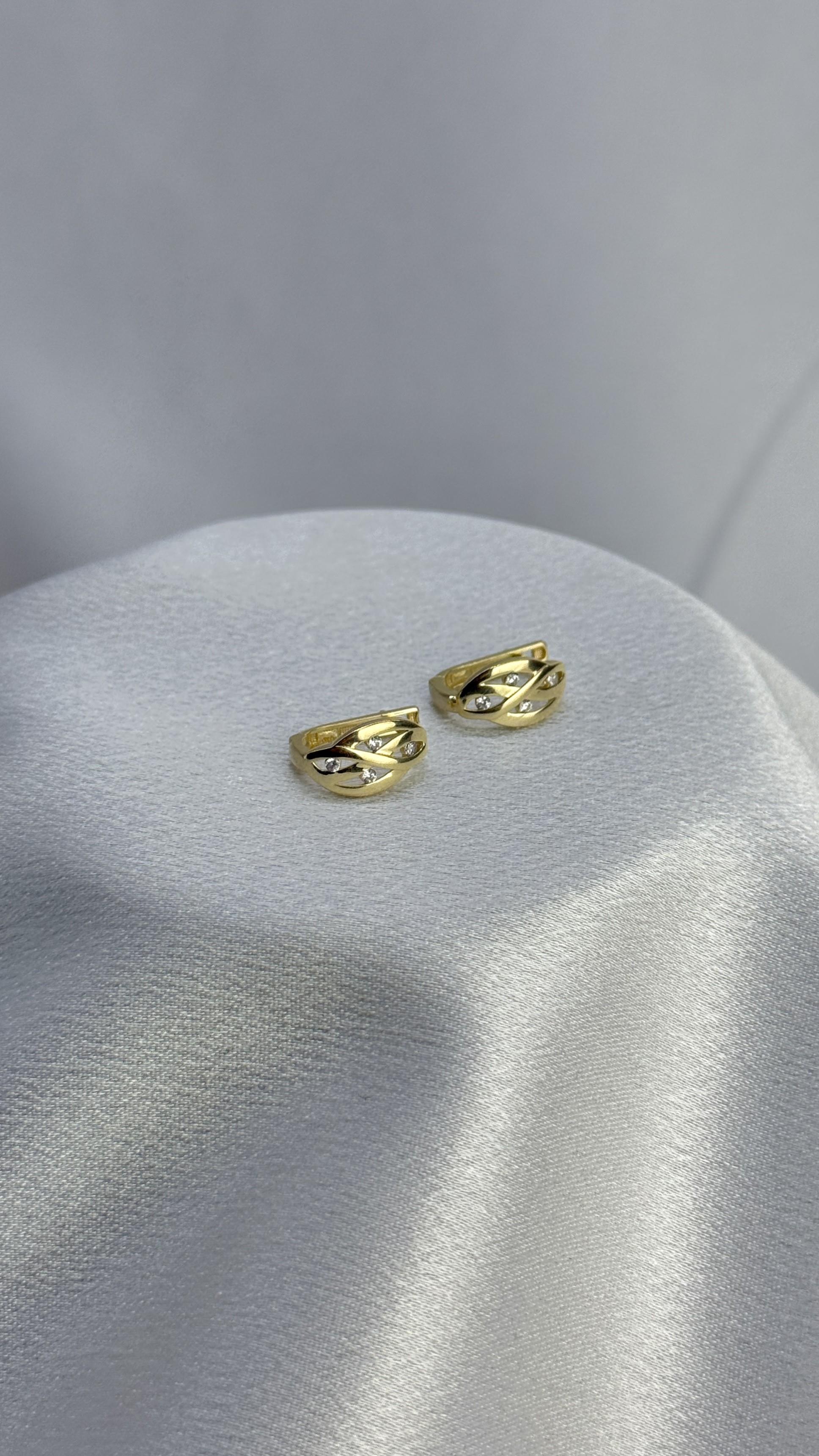 J Model Taşlı Altın Küpe