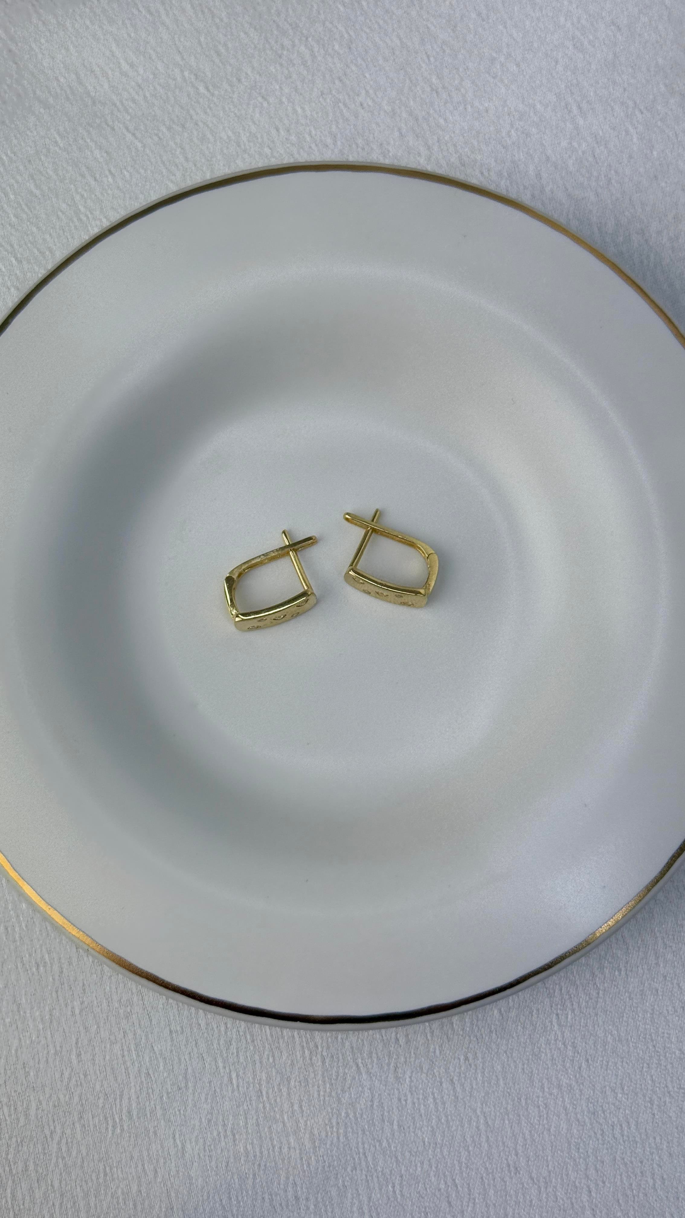 Kalp Figürlü Taşlı Altın Küpe