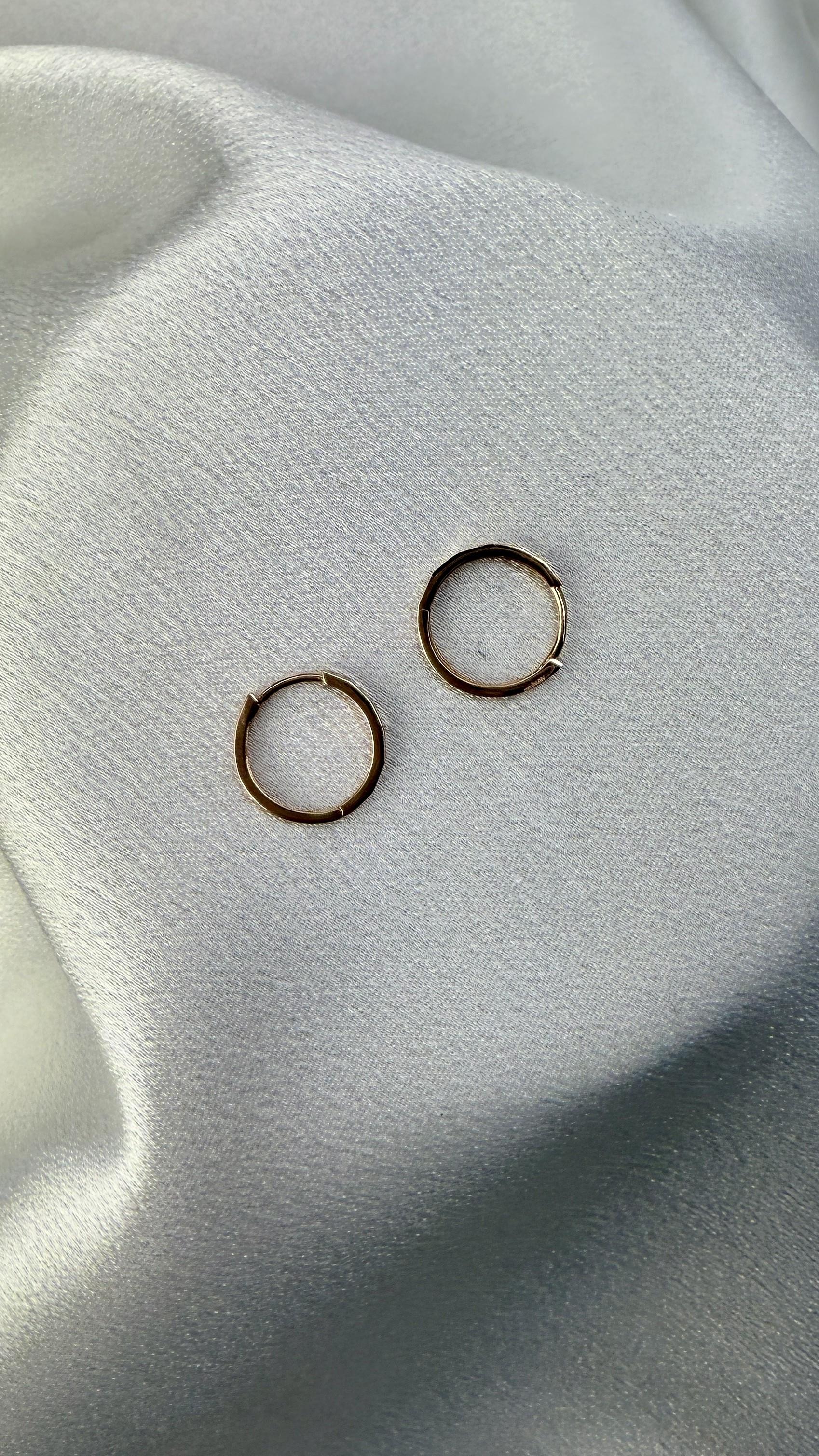 Kesik Köşeli Altın Küpe