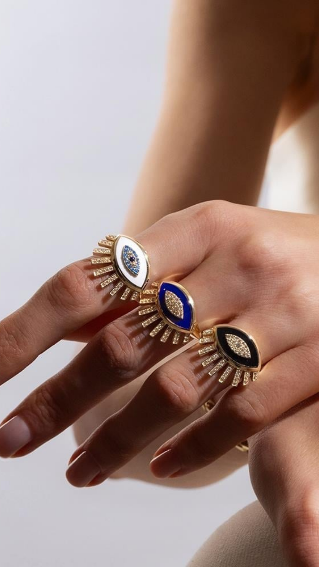 Mineli Taşlı Göz Yüzük