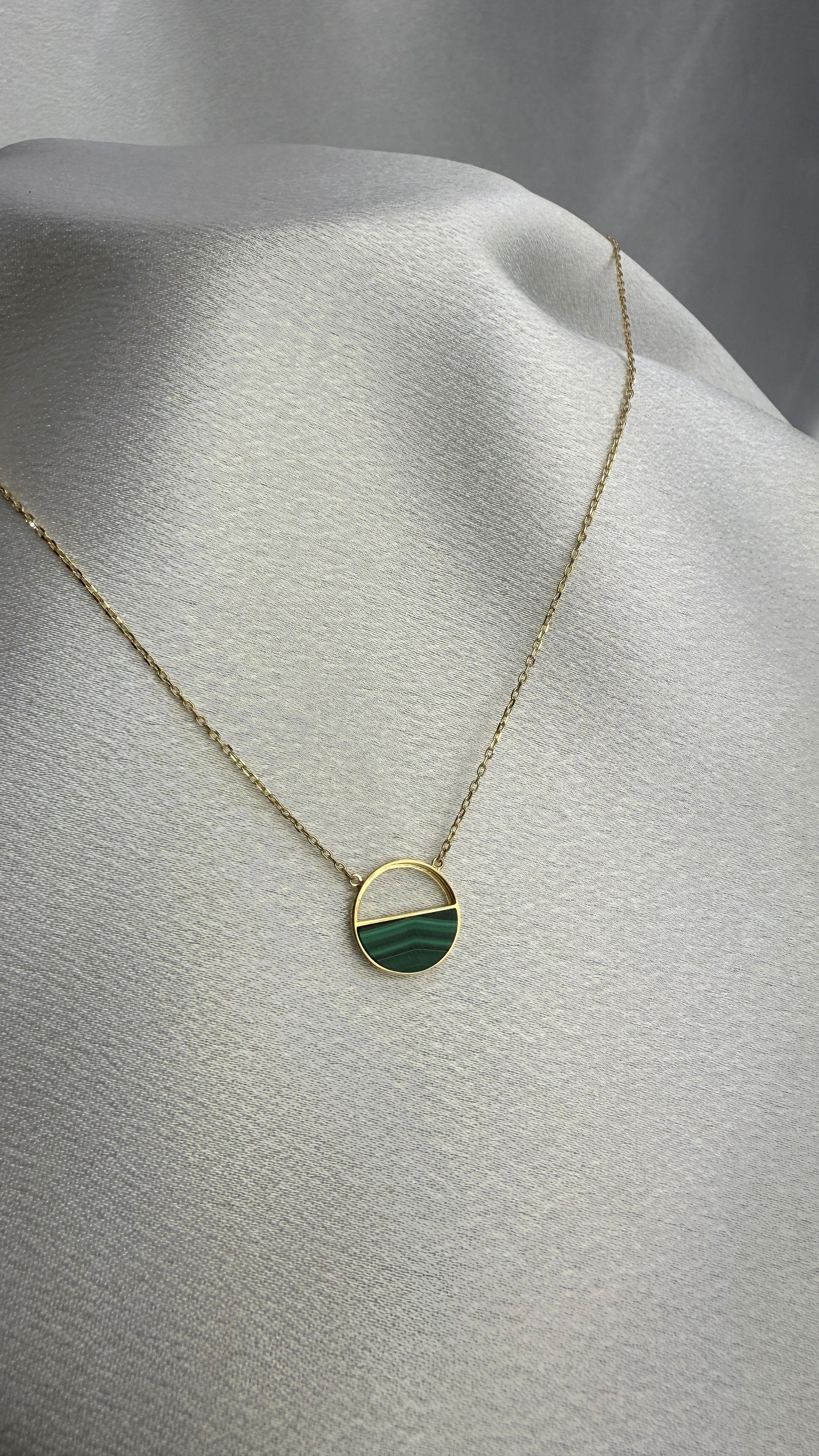 Okyanus Figürlü Altın Kolye