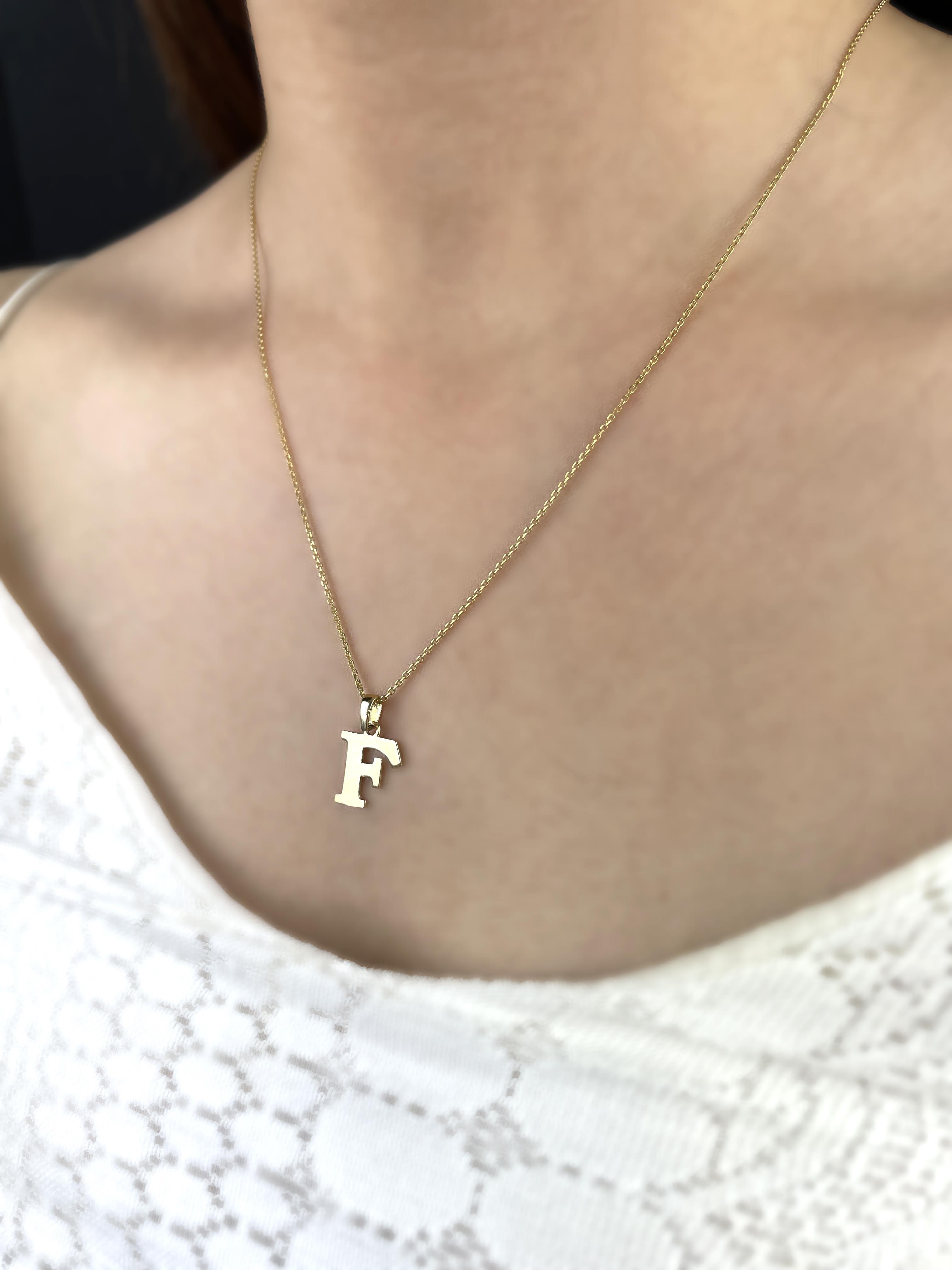 Plaka Model F Harfli Kolye