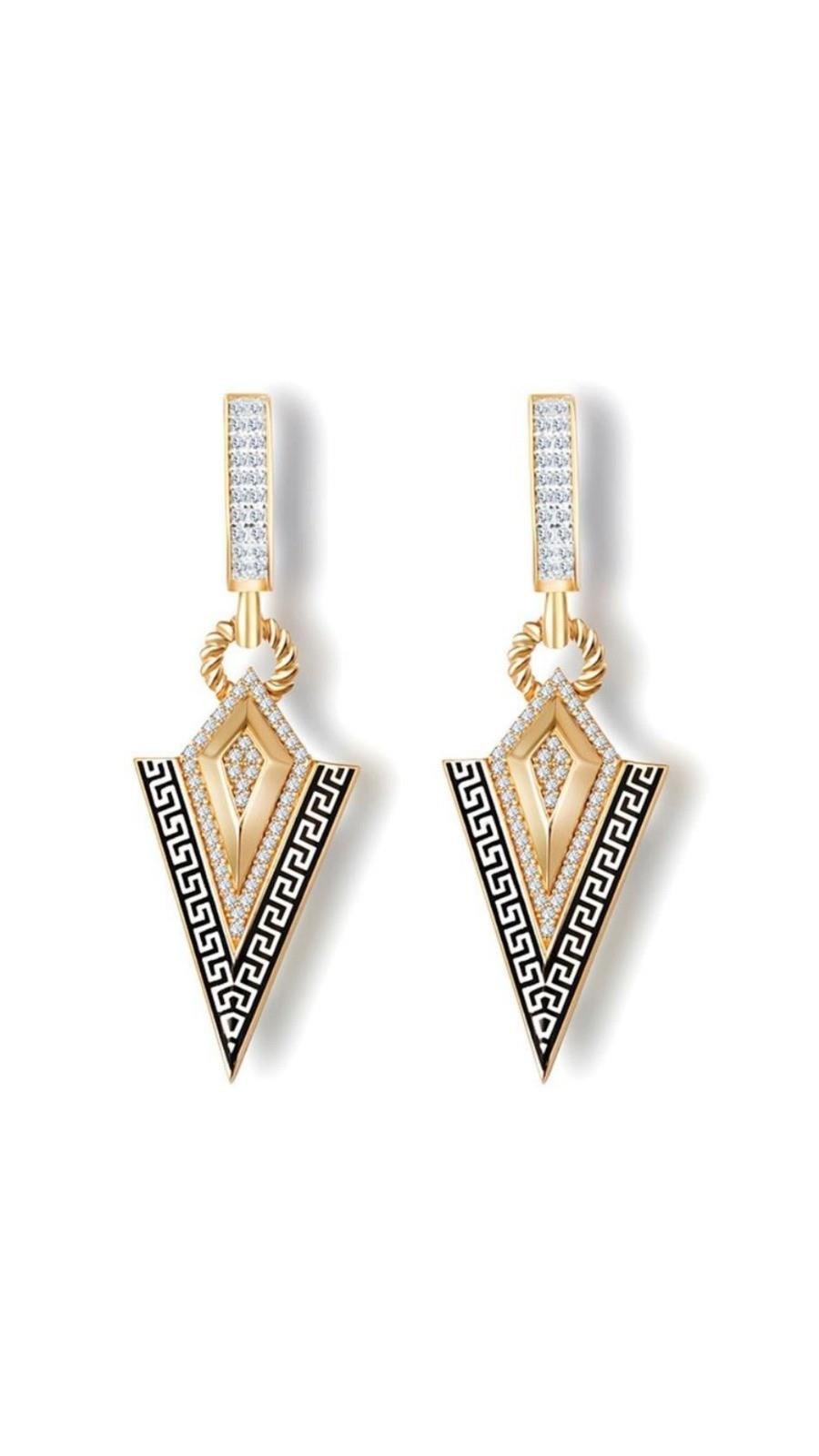 Siyah Mineli Üçgen Sallantılı Altın Küpe