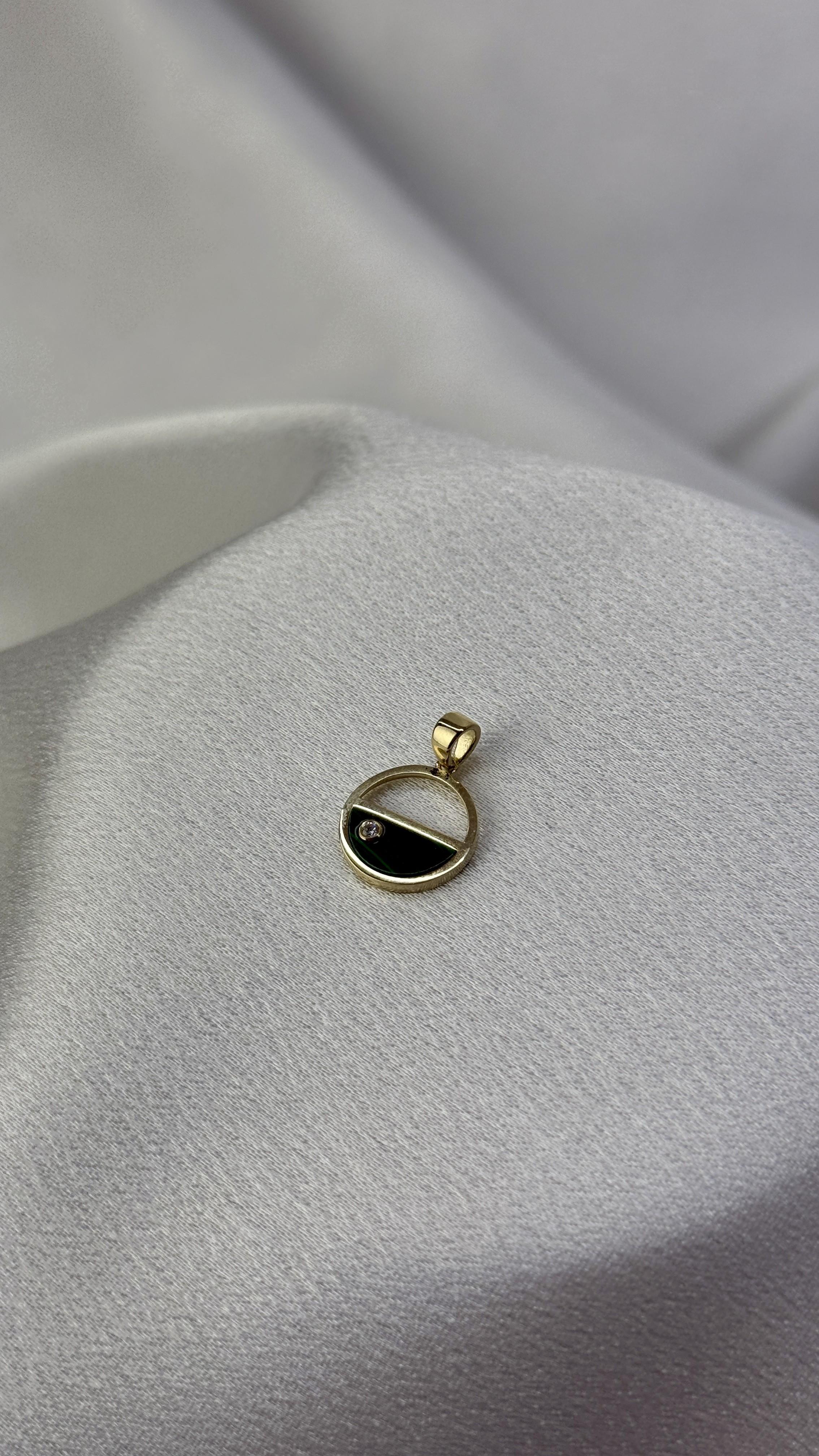 Taşlı Okyanus Figürlü Altın Kolye Ucu